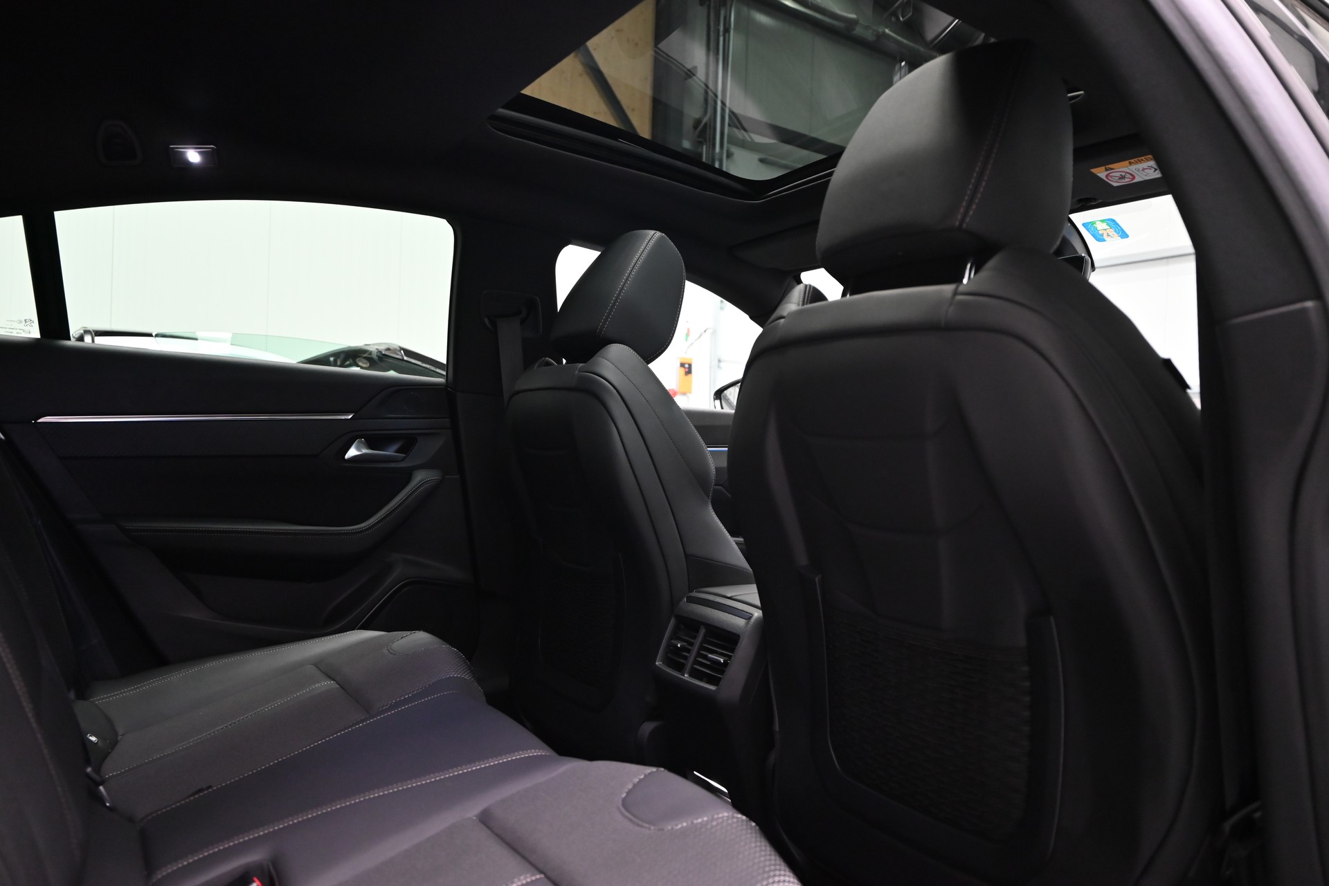 PEUGEOT 508 1.6 PHEV GT EAT8-image-25