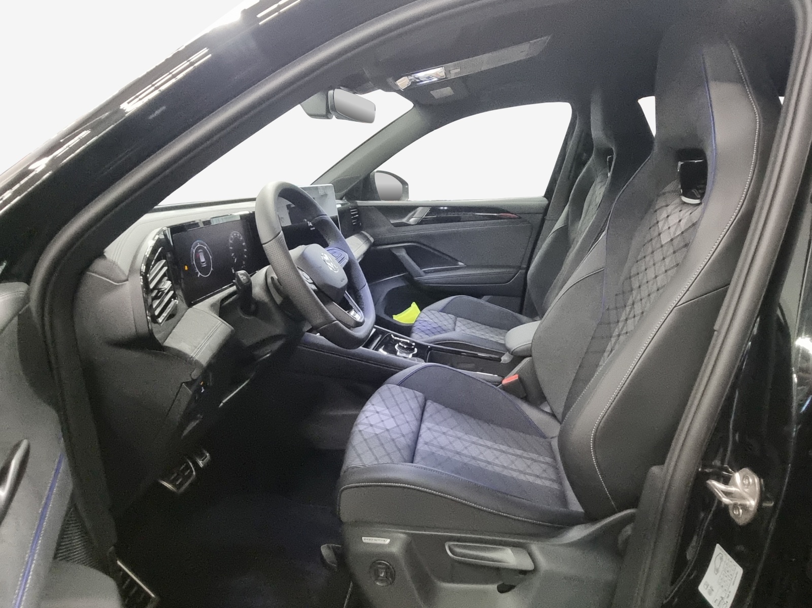 VW Tiguan 2.0 TDI SCR R-Line 4Motion DSG-image-7