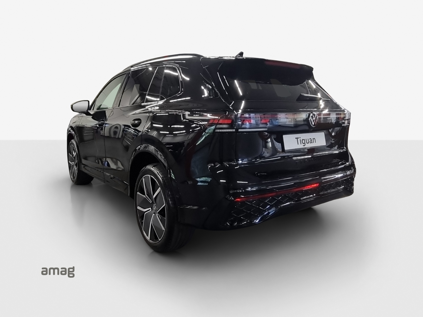 VW Tiguan 2.0 TDI SCR R-Line 4Motion DSG-image-2
