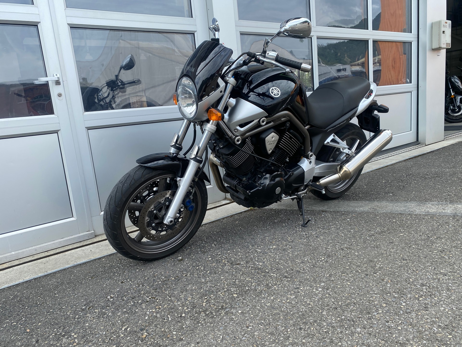 YAMAHA BT 1100 Bulldog-image-3