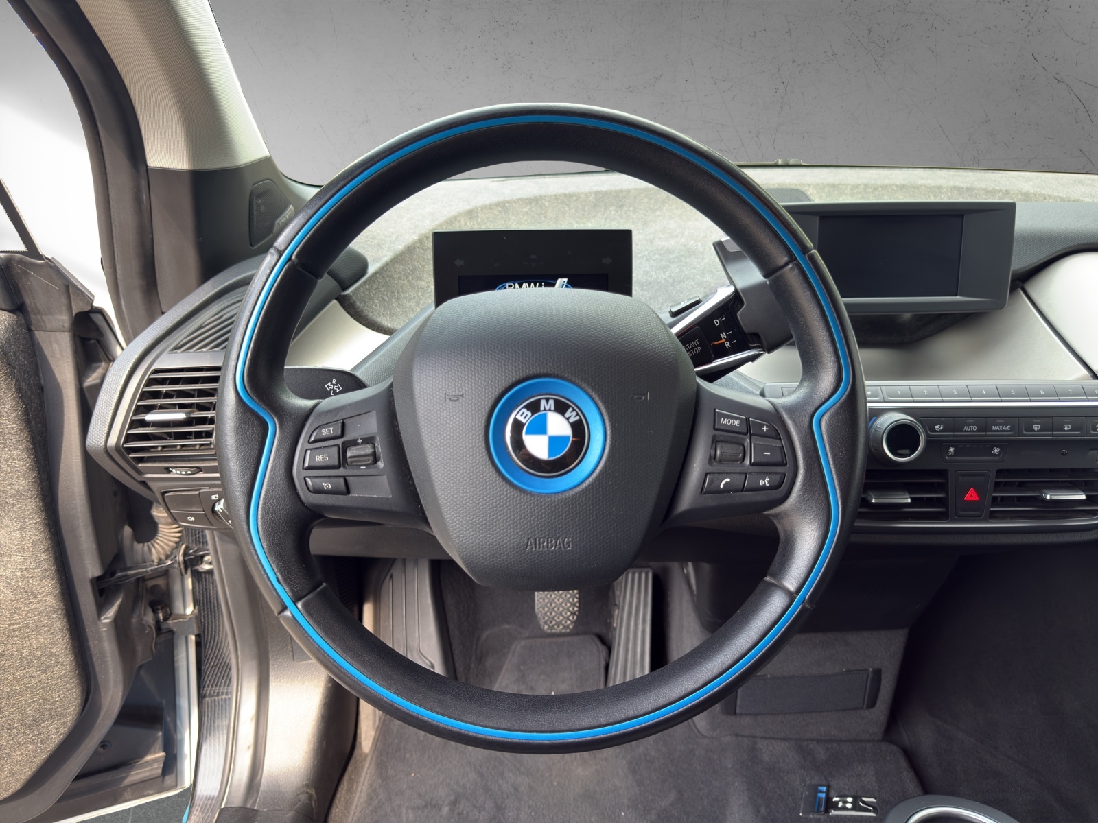 BMW i3s (120Ah)-image-12