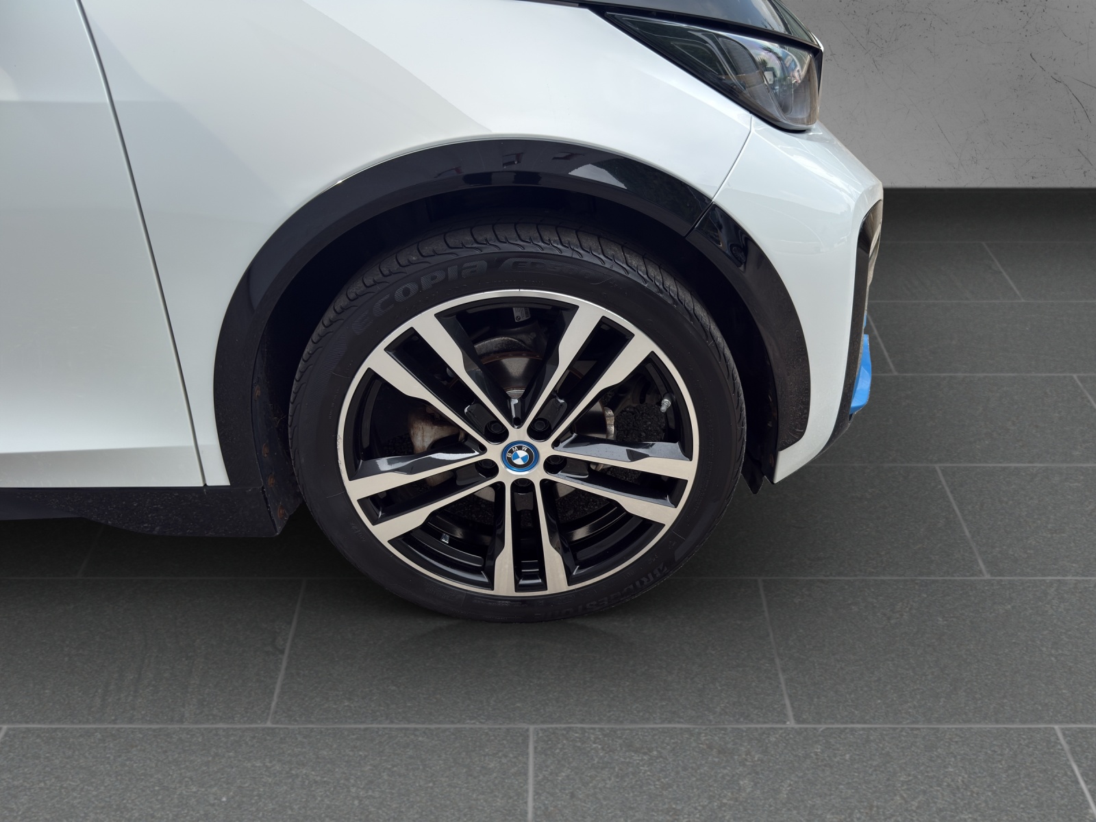 BMW i3s (120Ah)-image-9