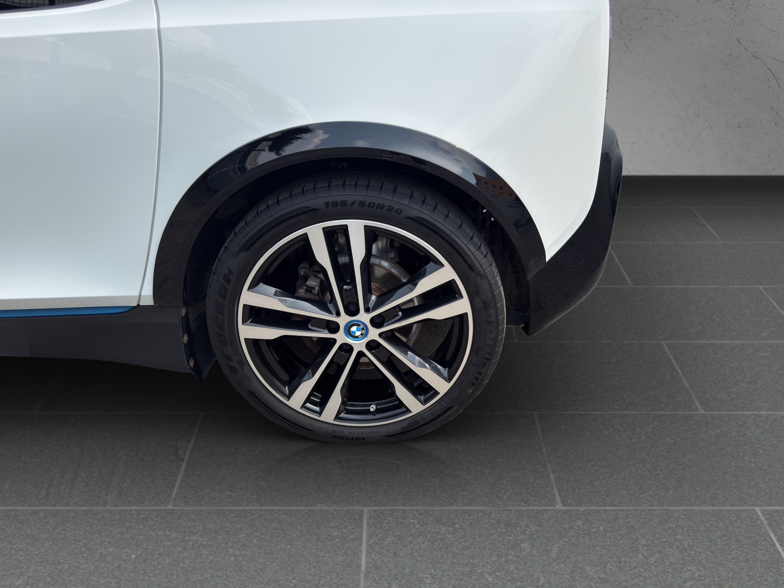 BMW i3s (120Ah)-image-11
