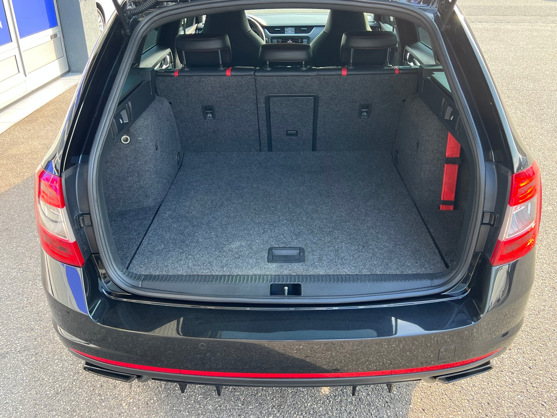 SKODA Octavia Combi 2.0 TSI RS230 DSG-image-14