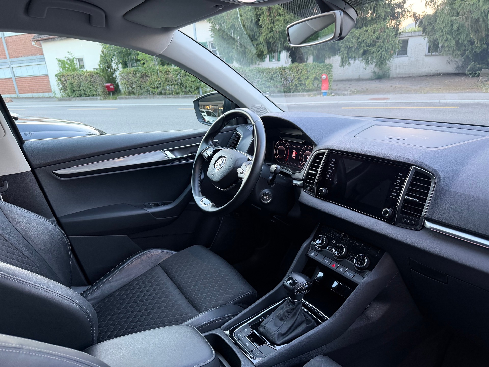 SKODA Karoq 1.5 TSI ACT Style DSG-image-10