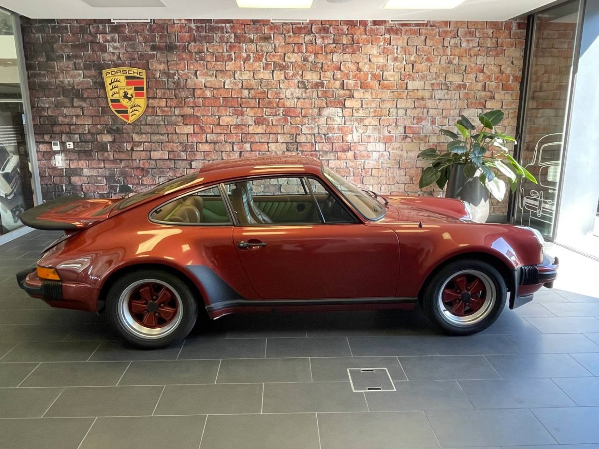 PORSCHE 911 Turbo 3.0 Coupé-image-13