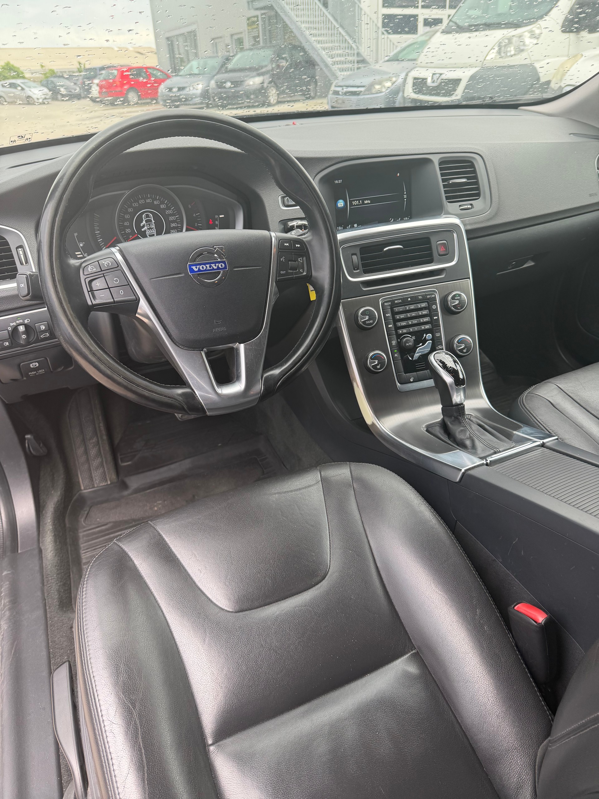 VOLVO V60 D5 AWD Summum Geartronic-image-7