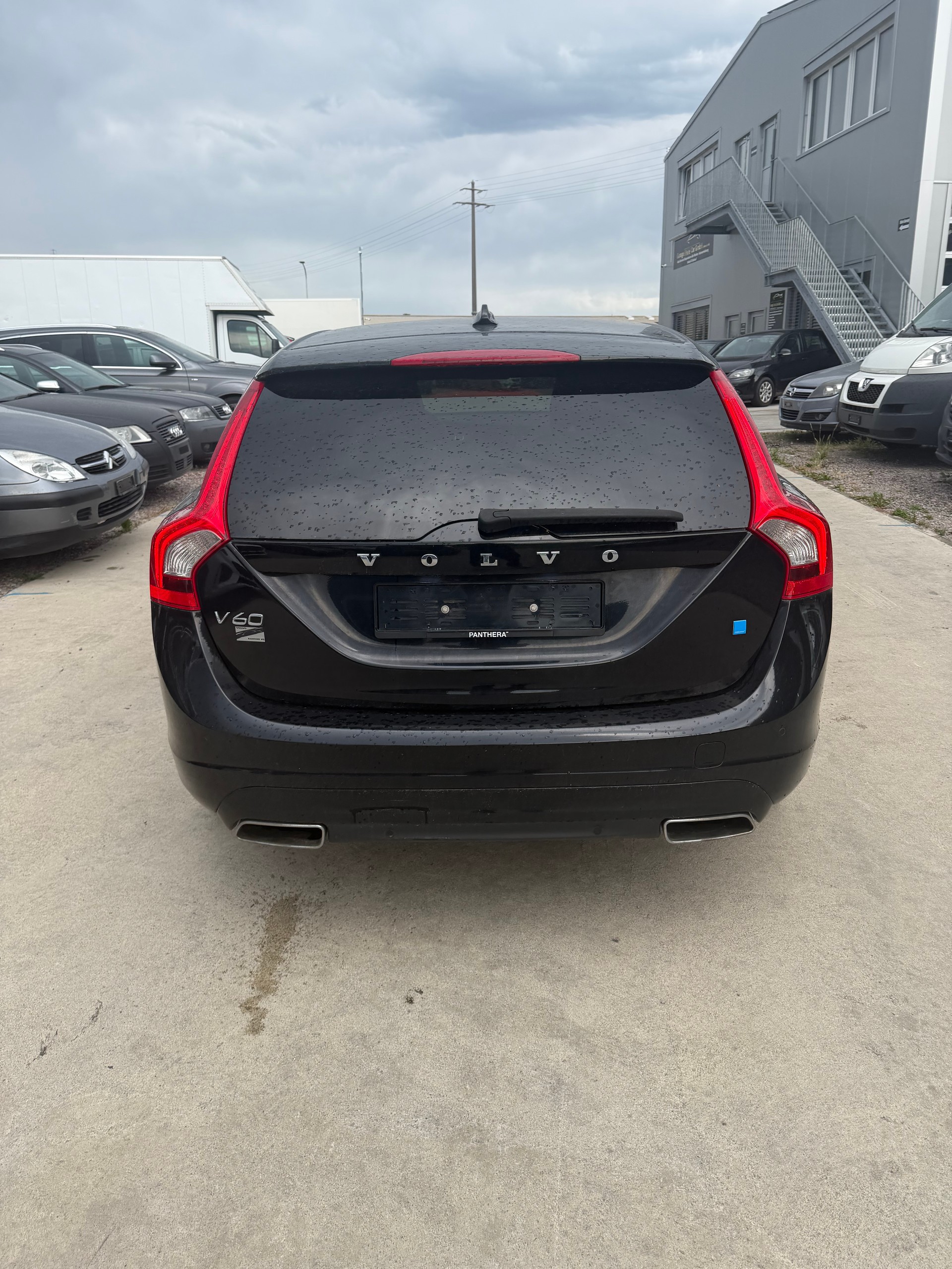 VOLVO V60 D5 AWD Summum Geartronic-image-2