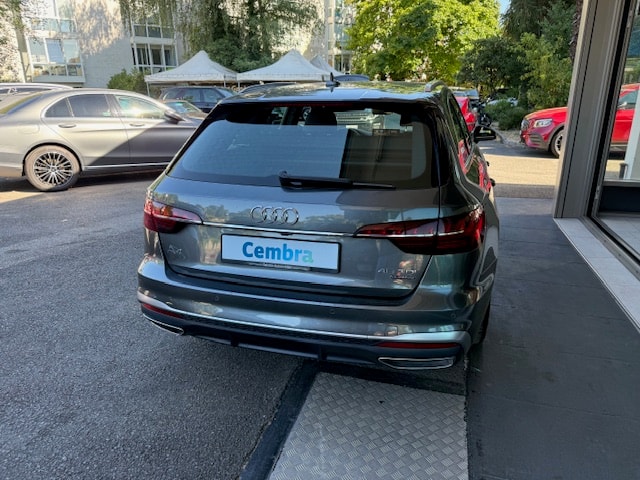 AUDI A4 Avant 40 TDI S line quattro S-tronic-image-5