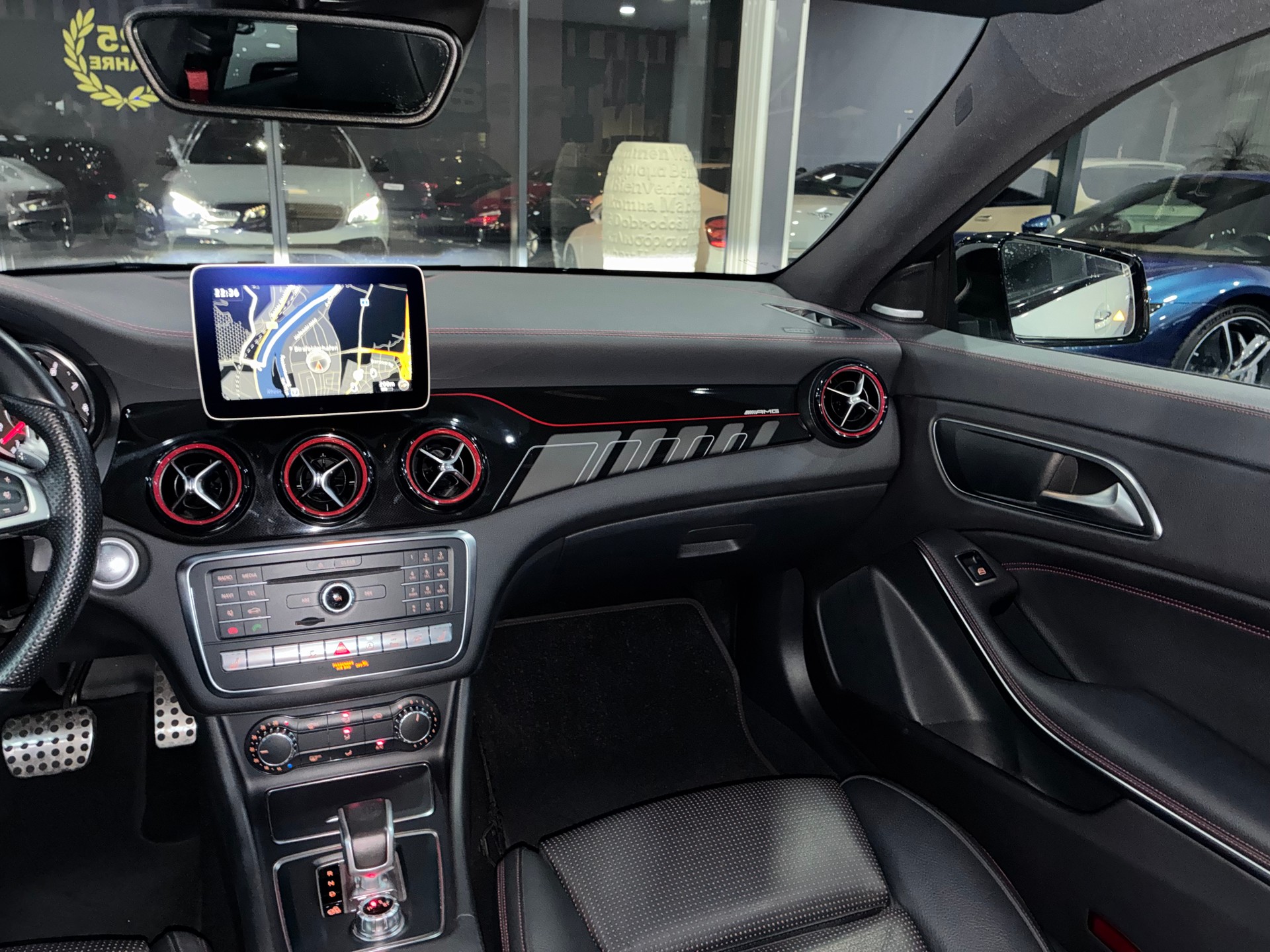 MERCEDES-BENZ CLA 45 AMG 4Matic Speedshift-image-9