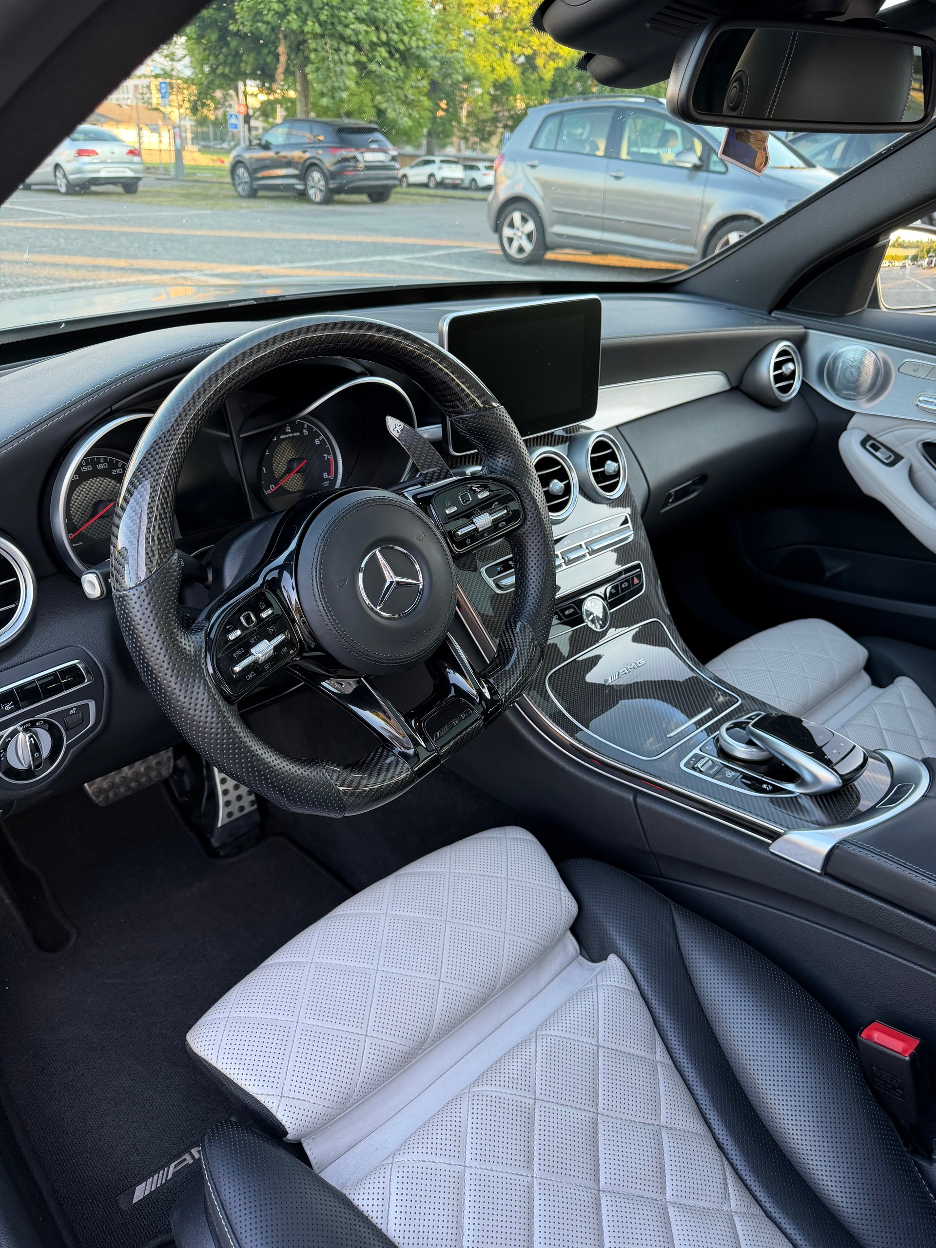 MERCEDES-BENZ C 63 AMG-image-2