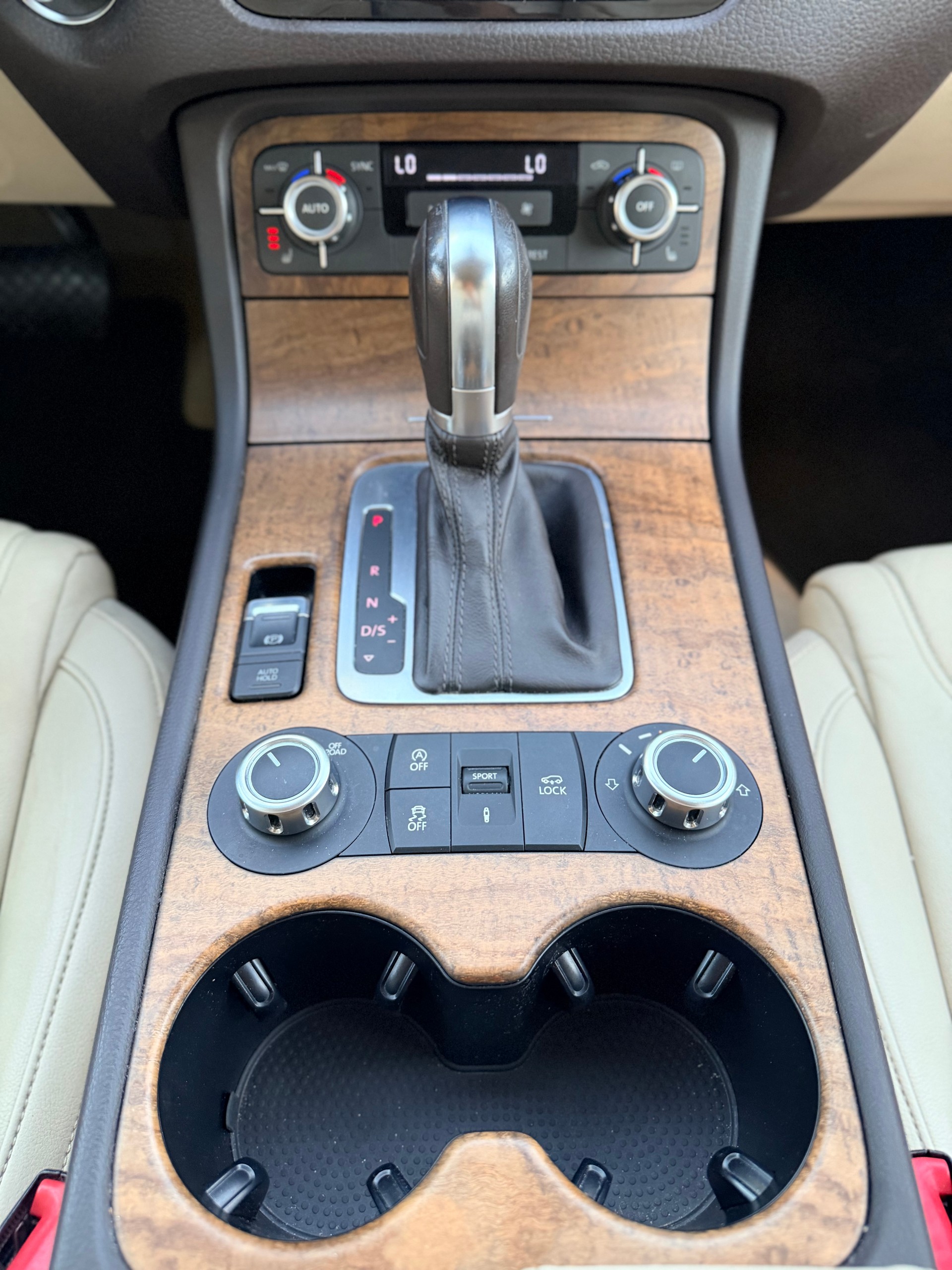 VW Touareg 3.0 TDI BlueMotion Technology Tiptronic-image-13