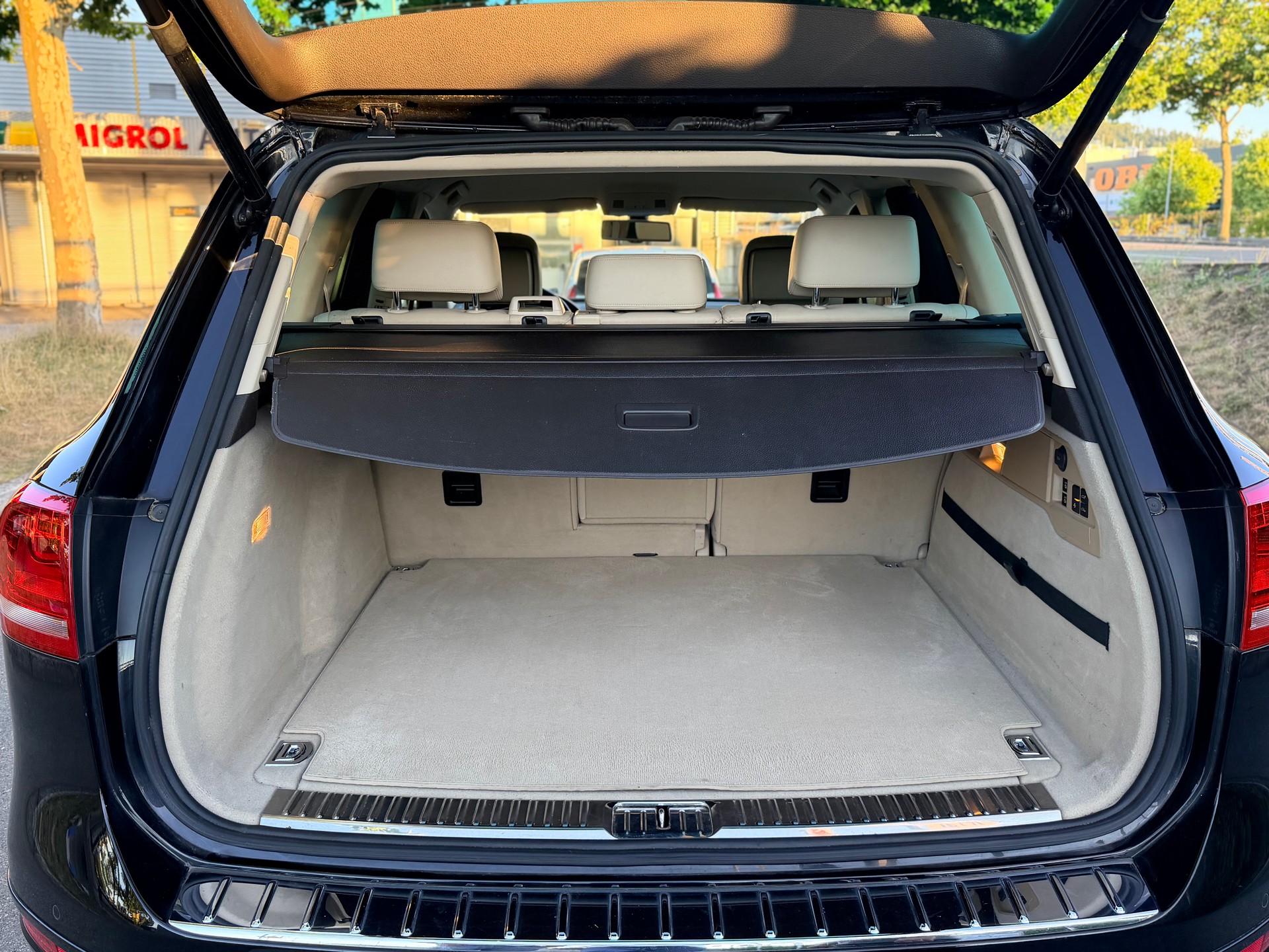 VW Touareg 3.0 TDI BlueMotion Technology Tiptronic-image-9