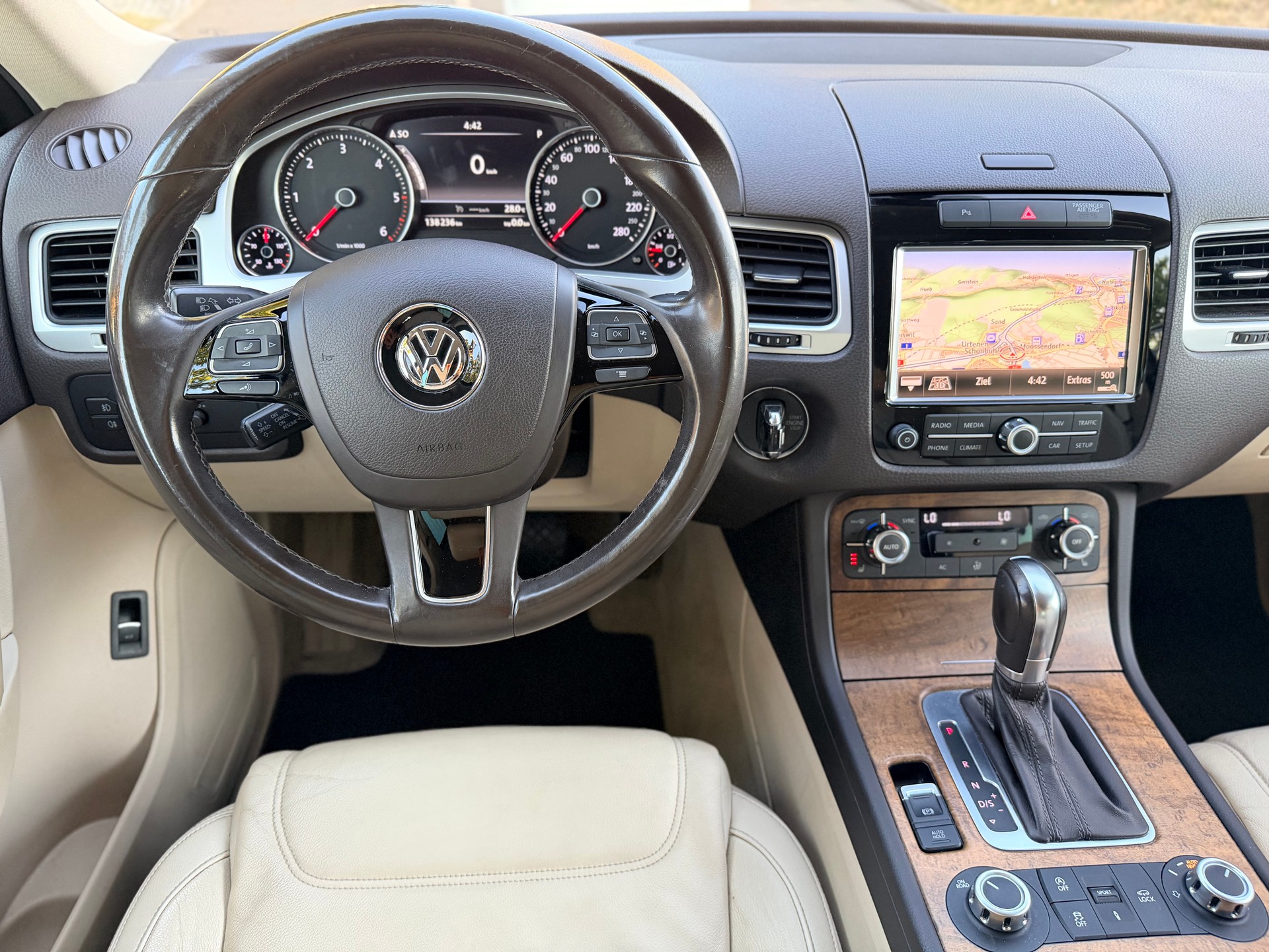 VW Touareg 3.0 TDI BlueMotion Technology Tiptronic-image-12
