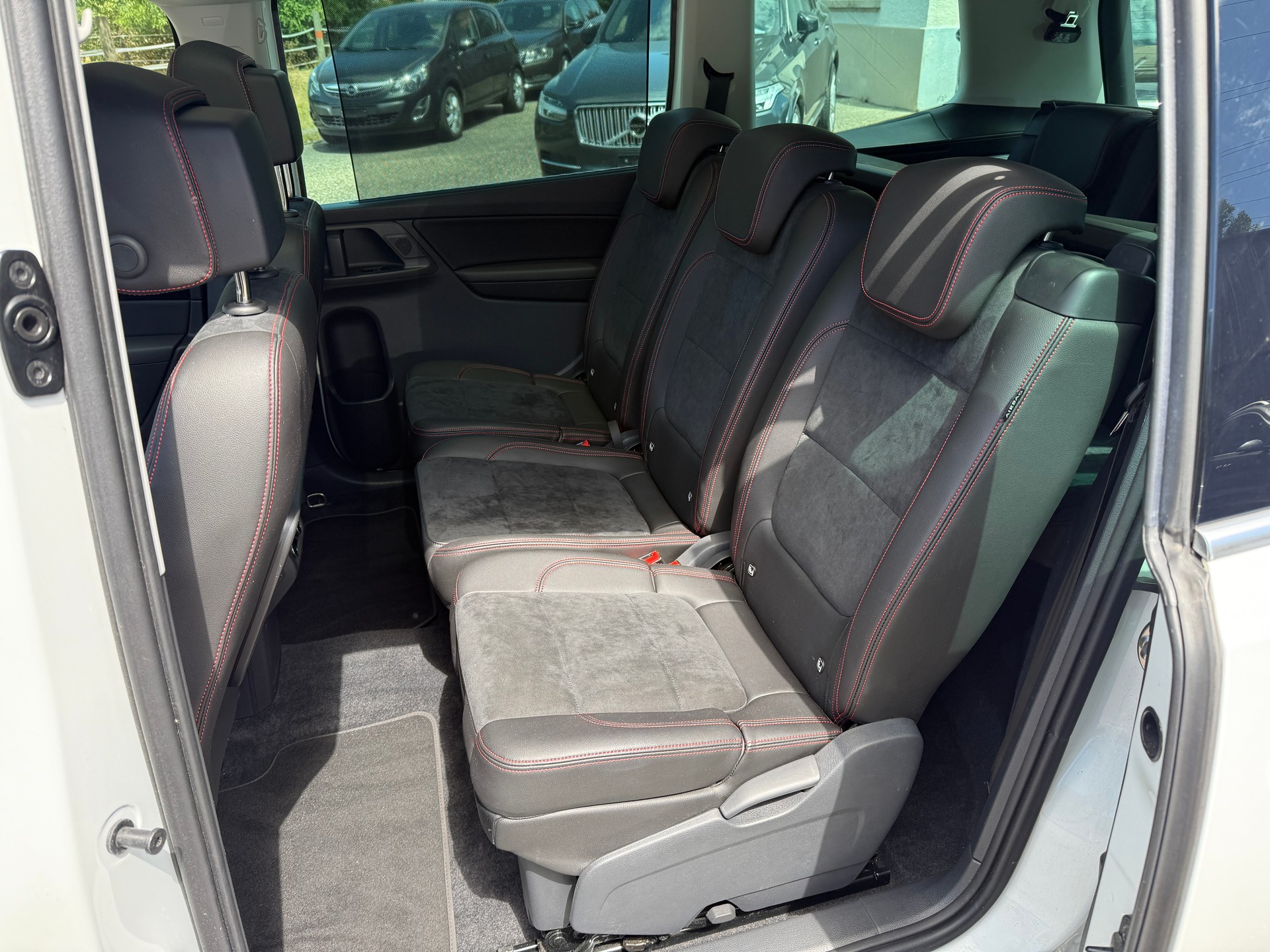 SEAT Alhambra 2.0 TDI Hola FR DSG-image-12