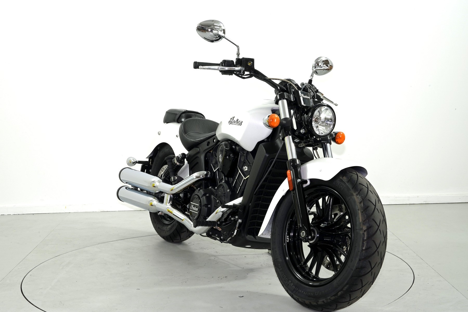INDIAN Scout Sixty ABS-showroom-element-1