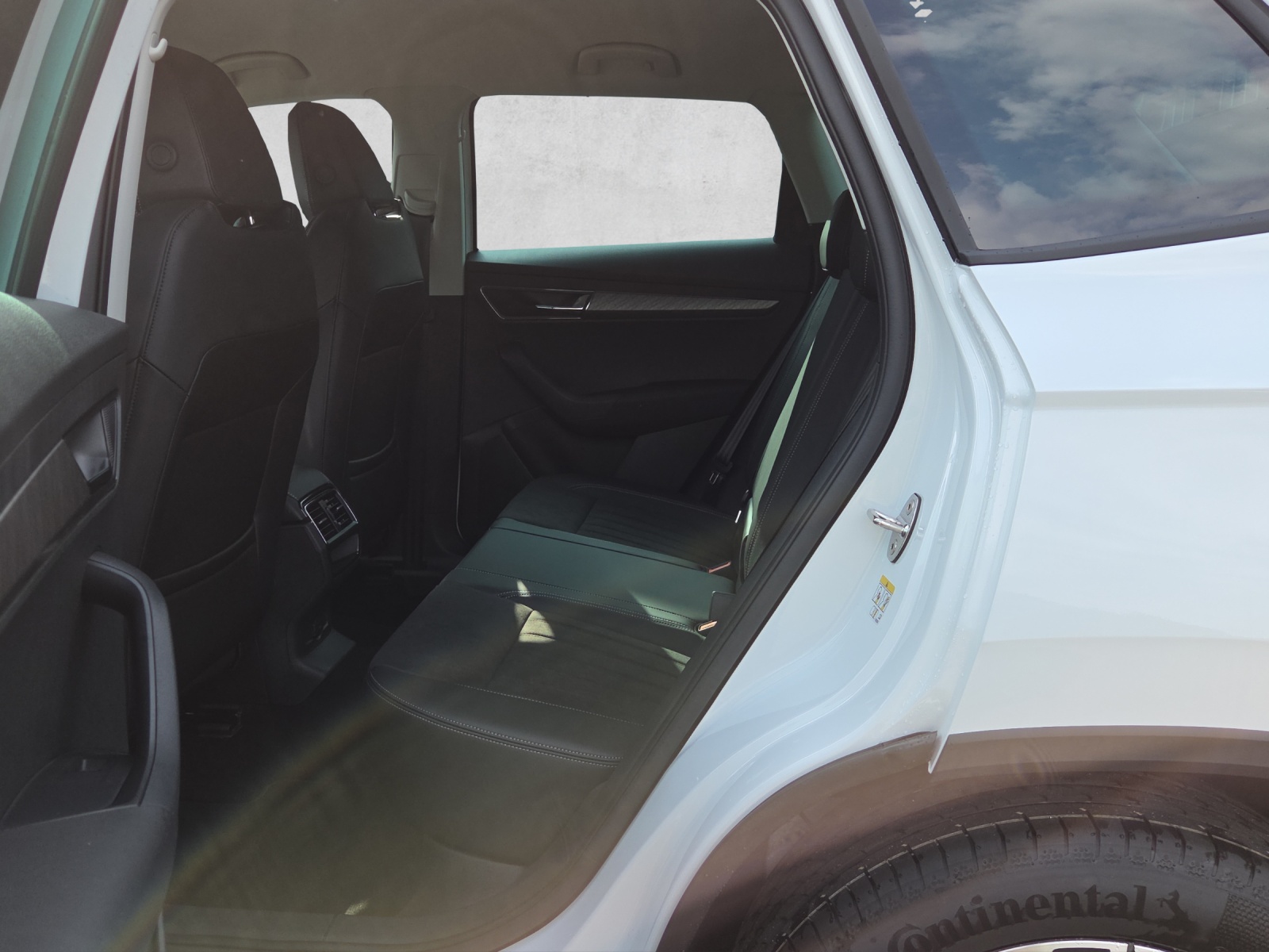 SKODA Karoq 2.0 TDI CR Dynamic 4x4 DSG-image-9