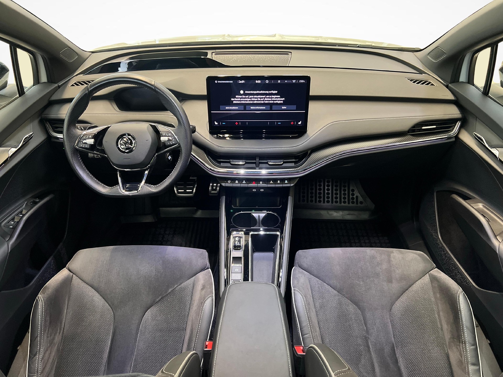 SKODA Enyaq iV 80x SportLine-image-8