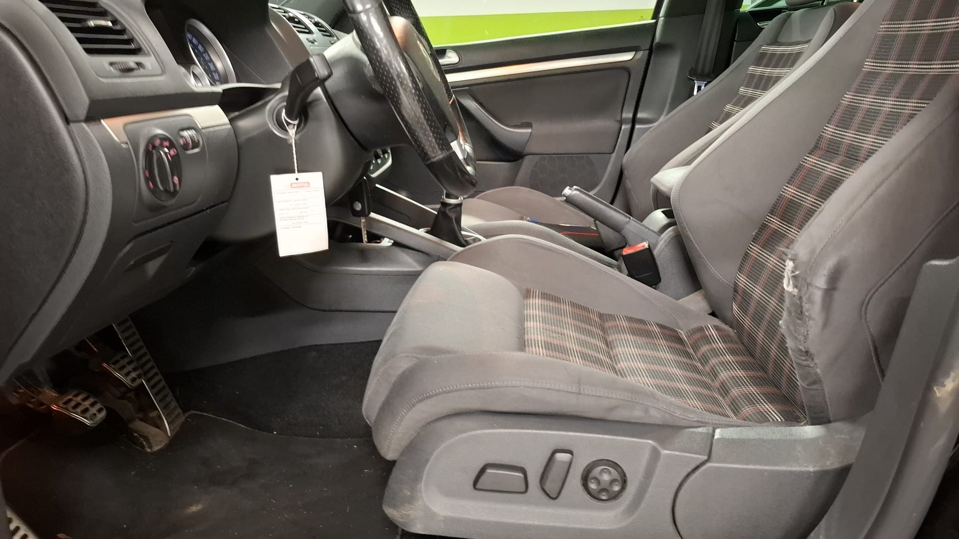 VW Golf 2.0 TFSI GTI-image-11