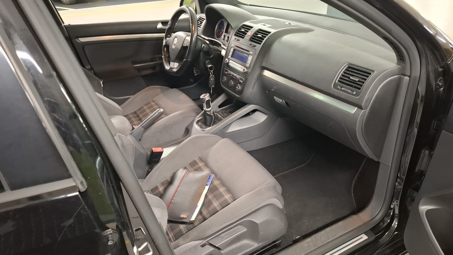 VW Golf 2.0 TFSI GTI-image-9