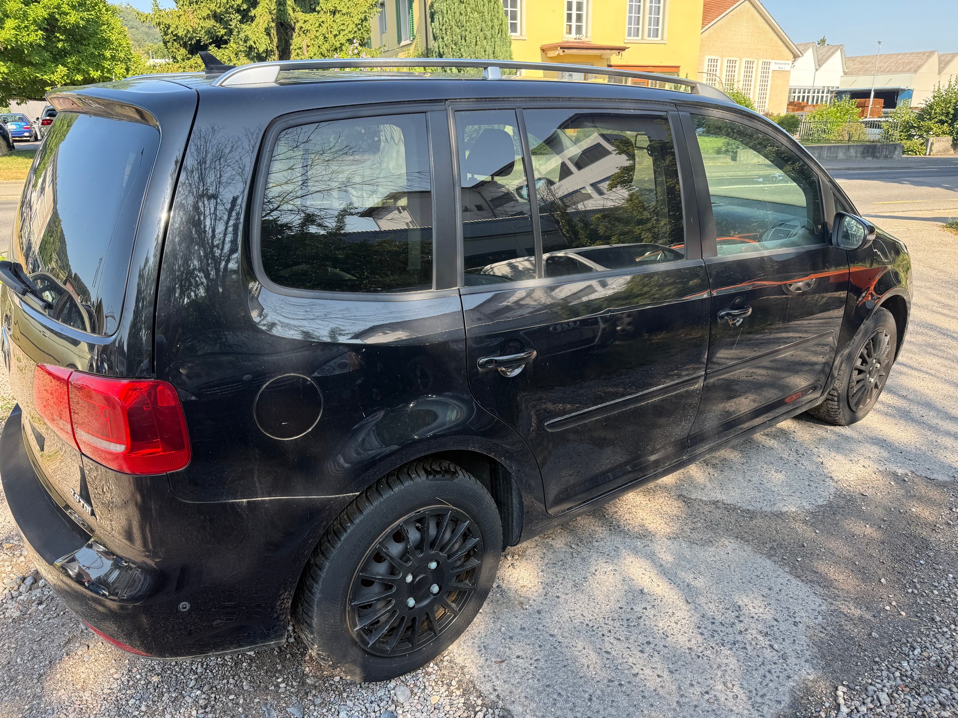 VW Touran 2.0 TDI Comfortline-image-5