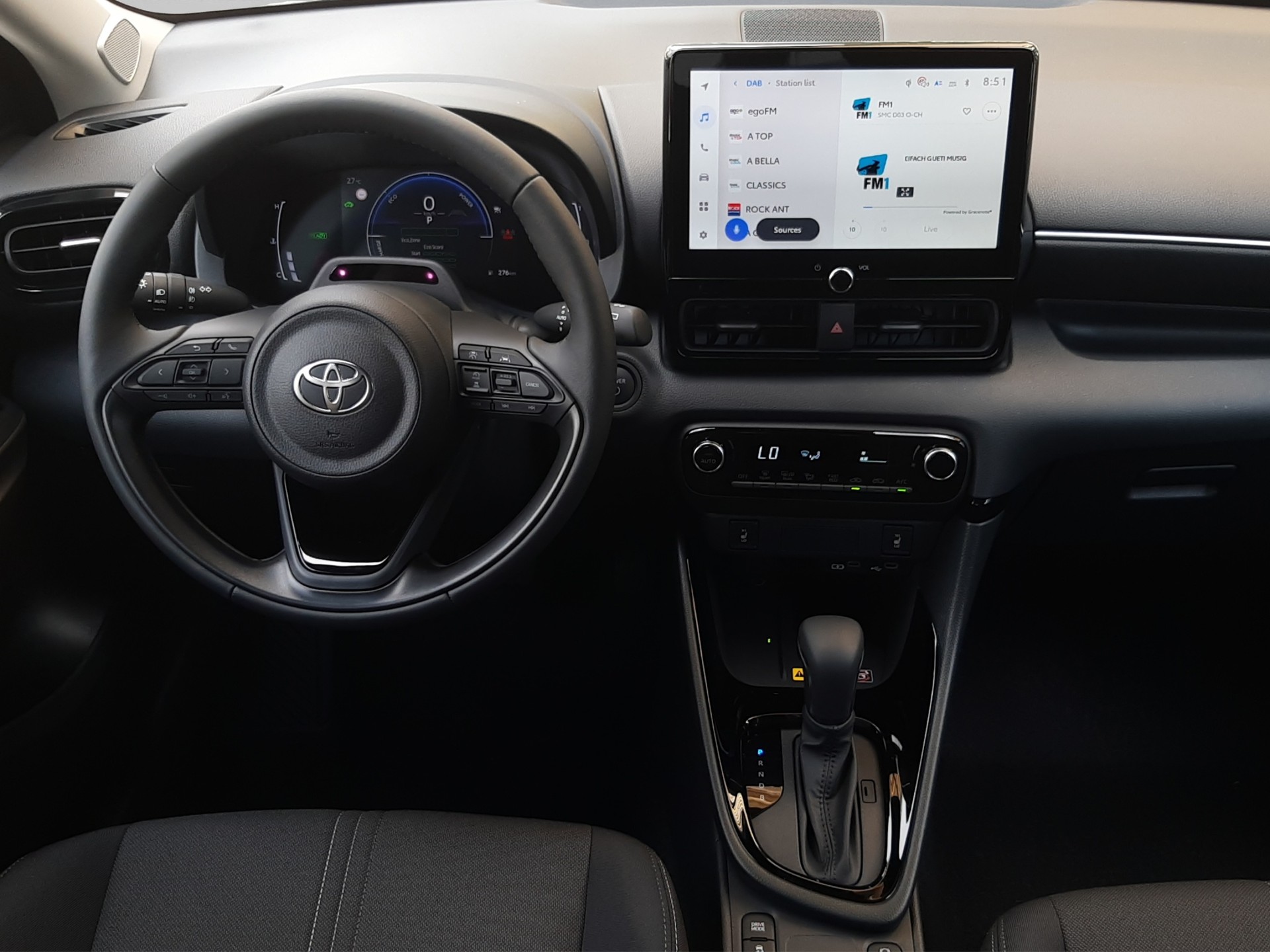 TOYOTA Yaris 1.5 VVT-i HSD Trend-image-11