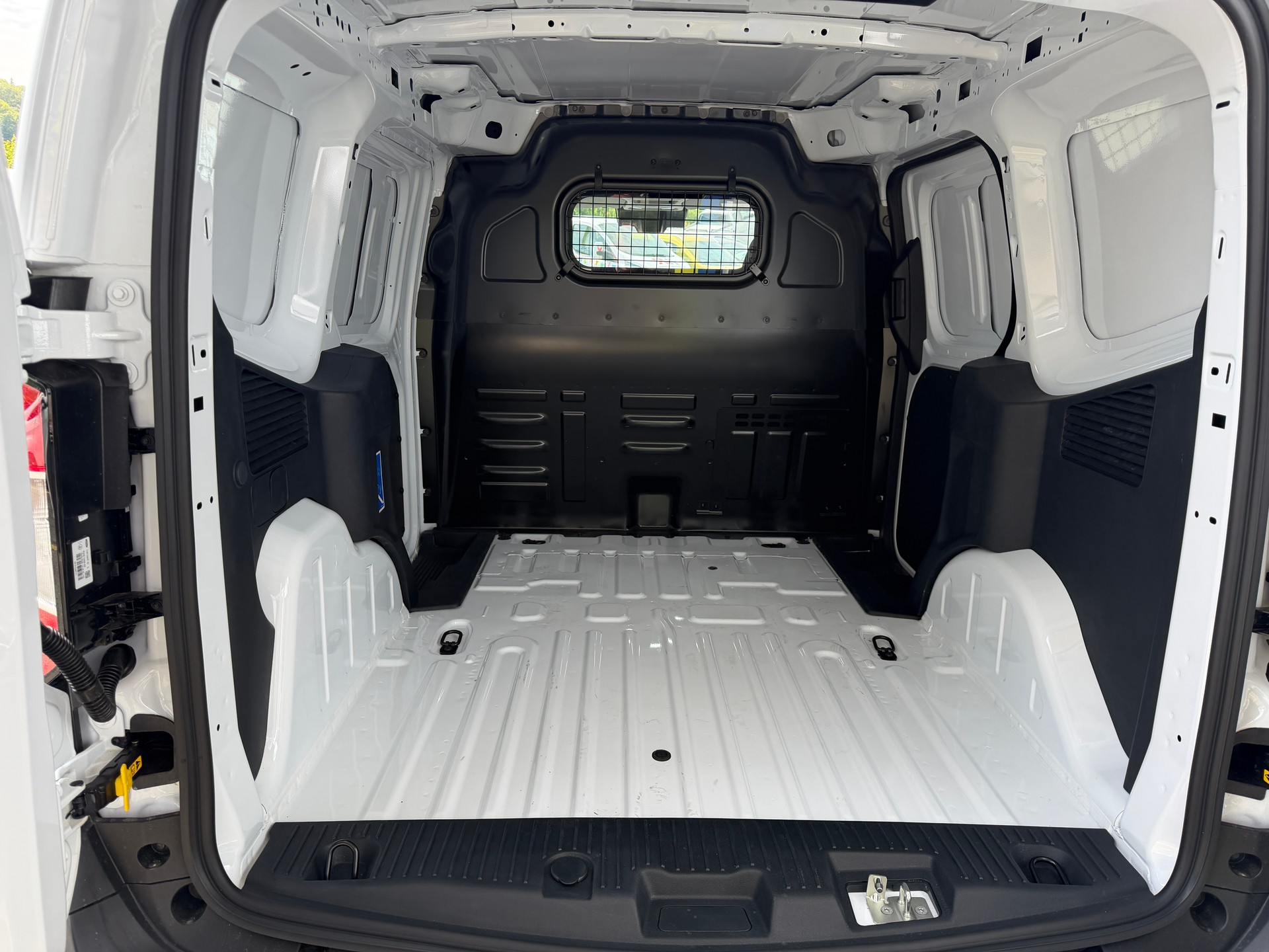 FORD Transit Courier Van 1.0 EcoBoost Trend Automat-image-6