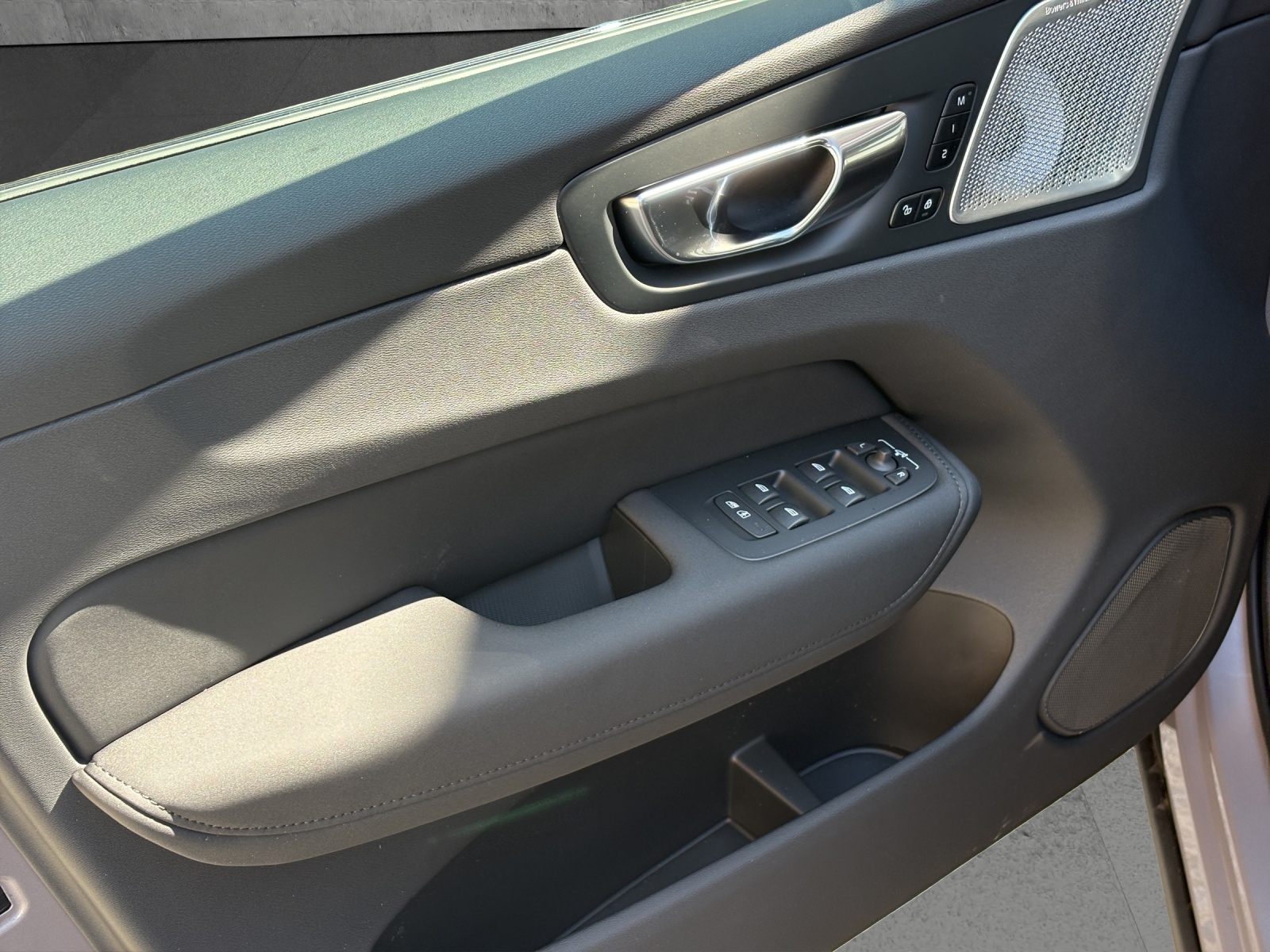 VOLVO XC60 T6 eAWD PluginHybrid Ultra Dark Geartronic-image-9