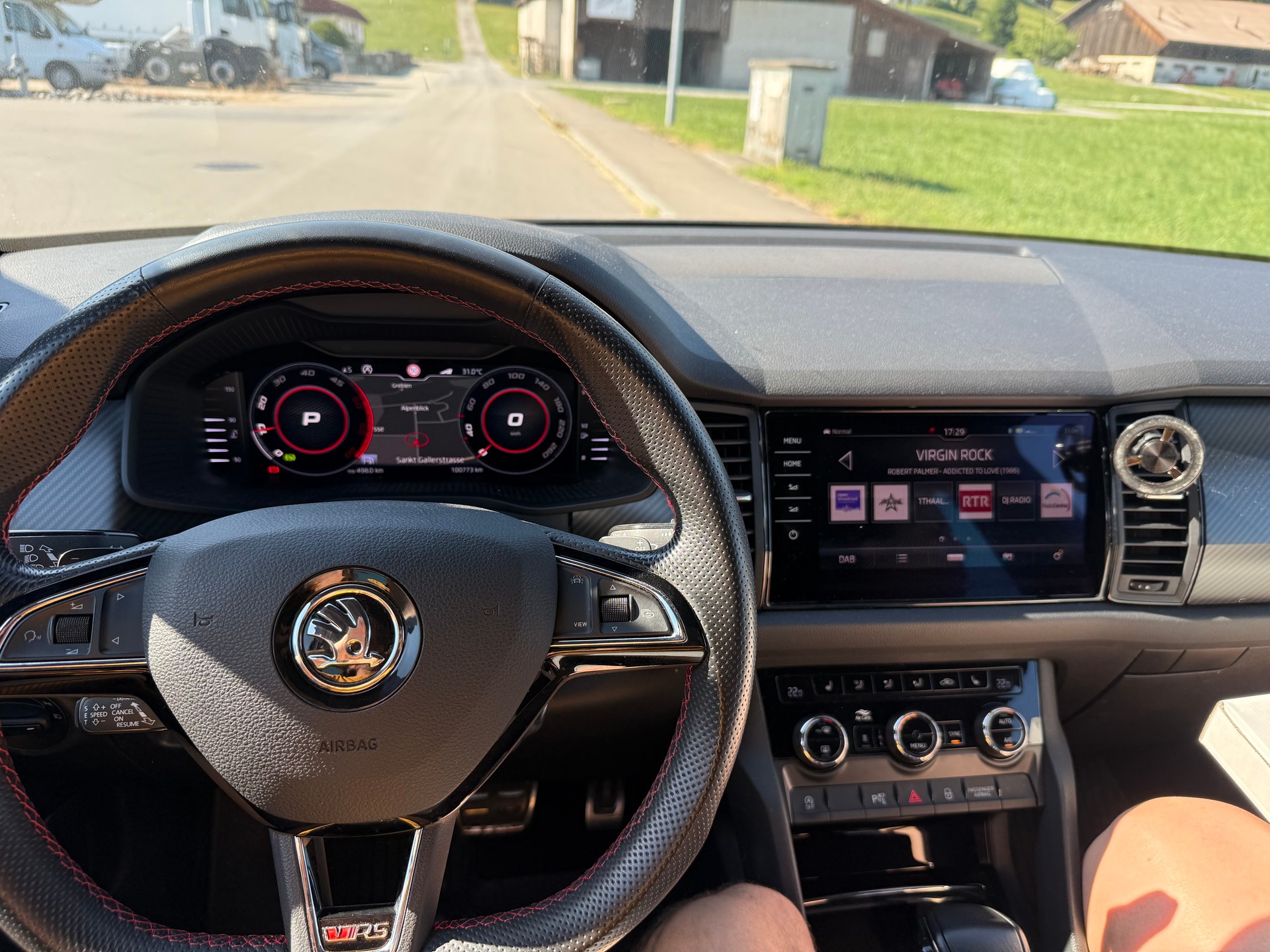 SKODA 2.0 Bi-TDI 240 RS DSG-image-4