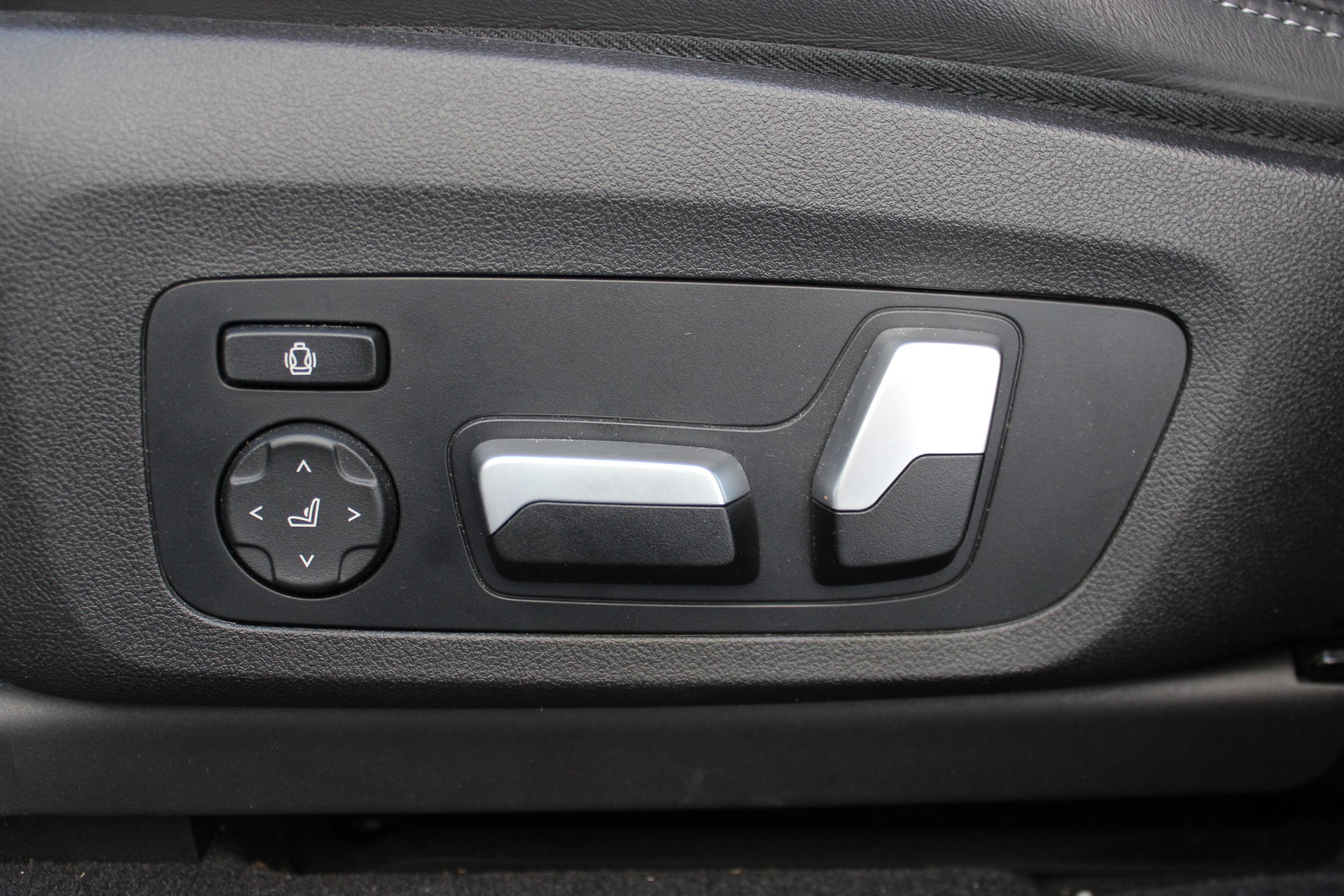 BMW X3 xDrive M Competition *BROOKLYN GRAU METALLIC*-image-12