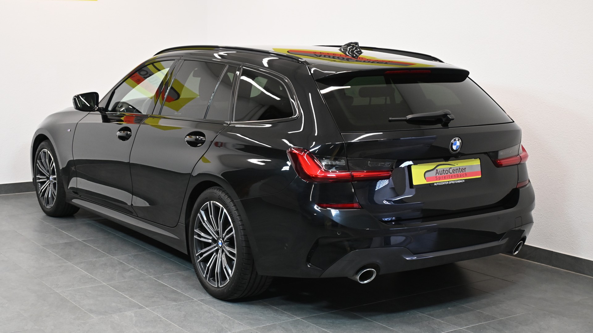 BMW 320d xDrive 48V Touring M Sport Steptronic-image-9