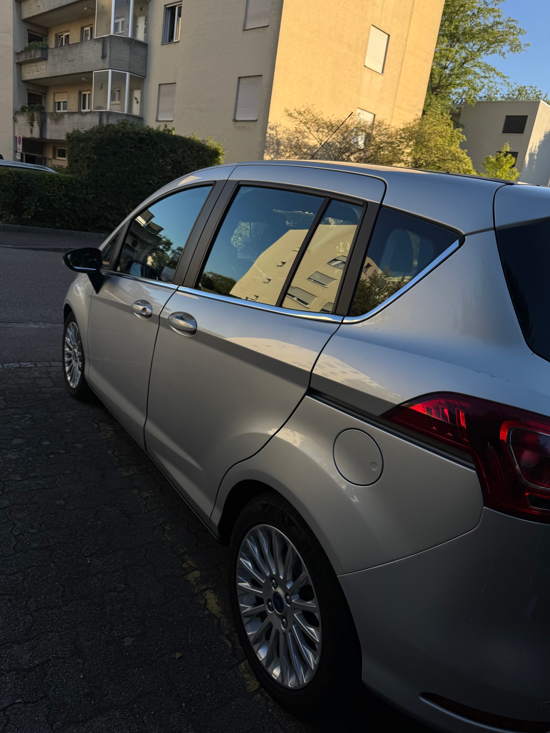 FORD 1.6i Ti-VCT Titanium X FPS-image-1