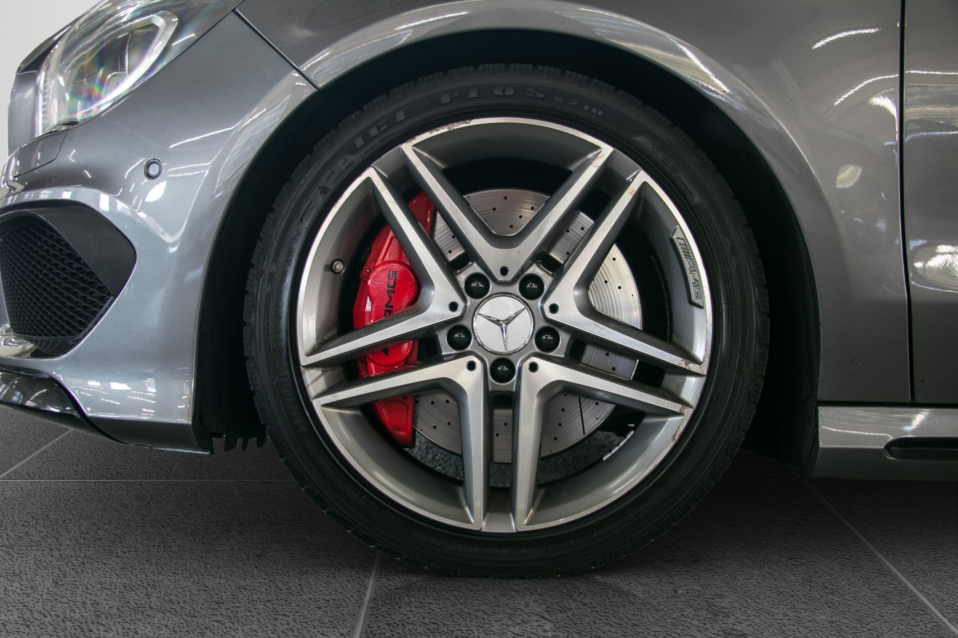 MERCEDES-BENZ CLA Shooting Brake 45 AMG 4Matic Speedshift-image-14