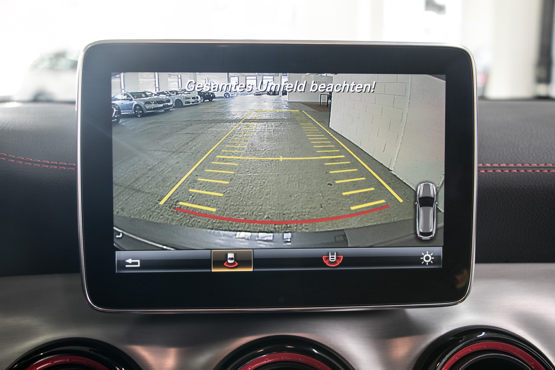 MERCEDES-BENZ CLA Shooting Brake 45 AMG 4Matic Speedshift-image-6