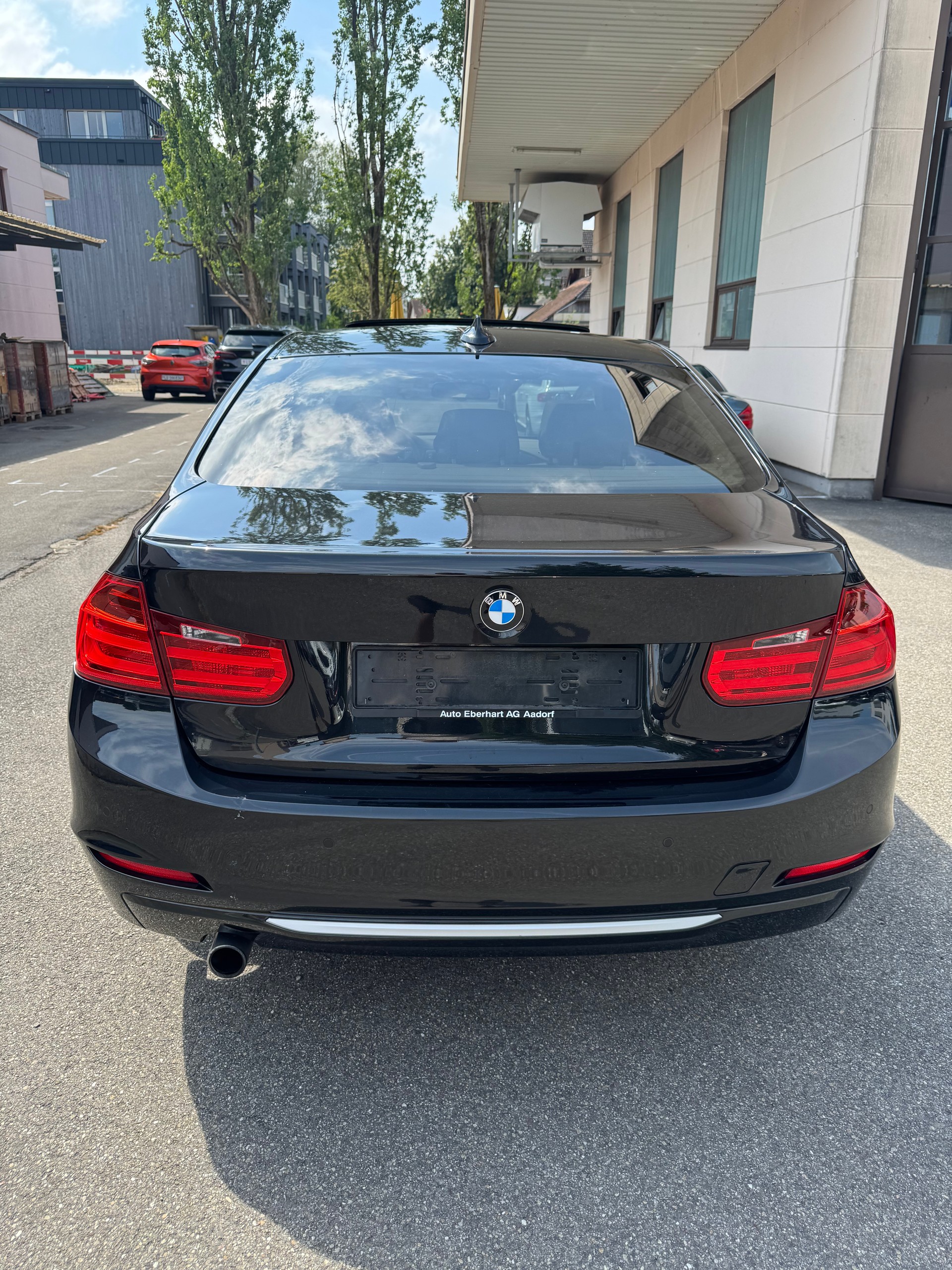 BMW 320d Modern Line Steptronic-image-5