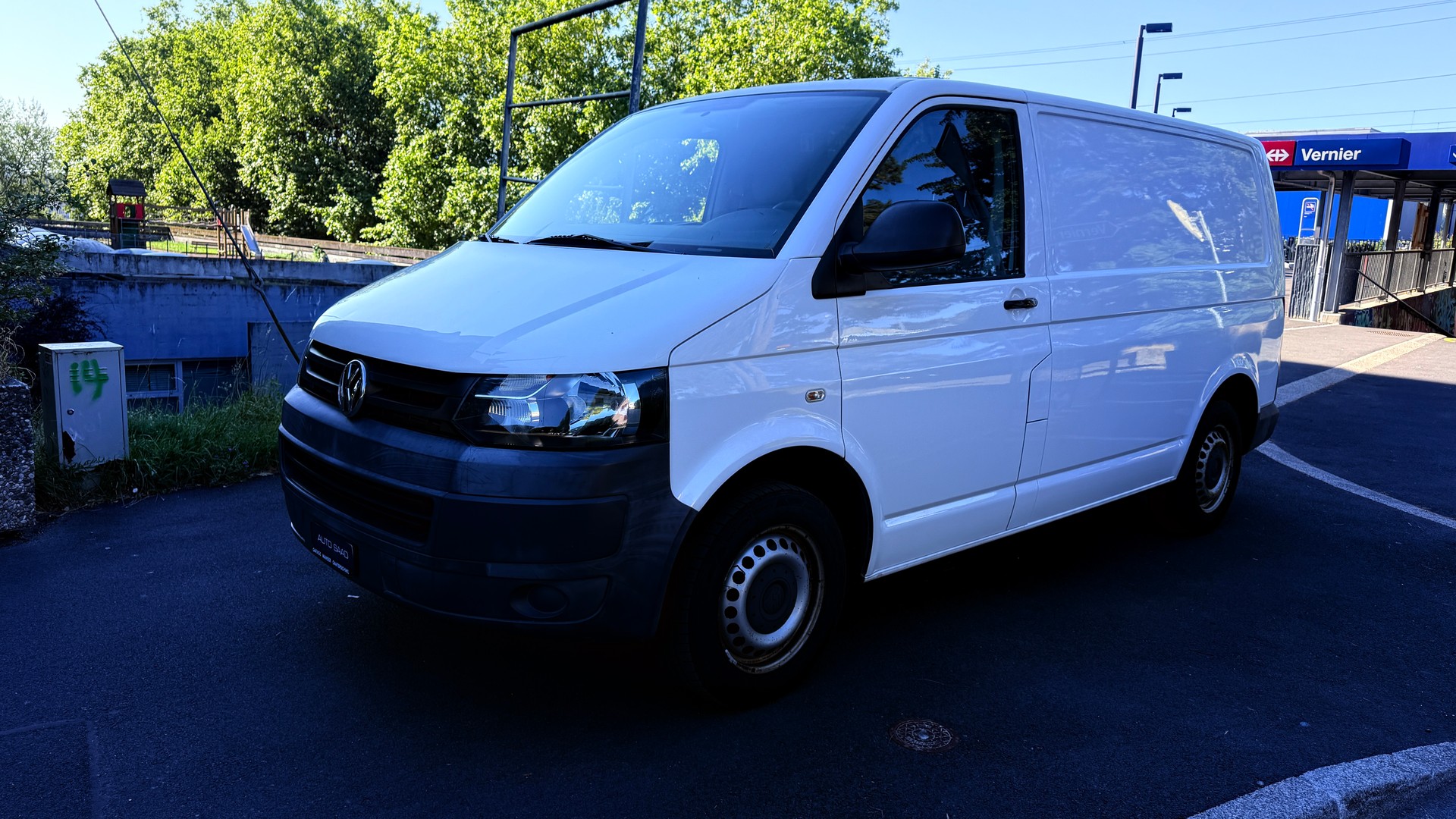 VW T5 2.0 TDI Entry-image-2