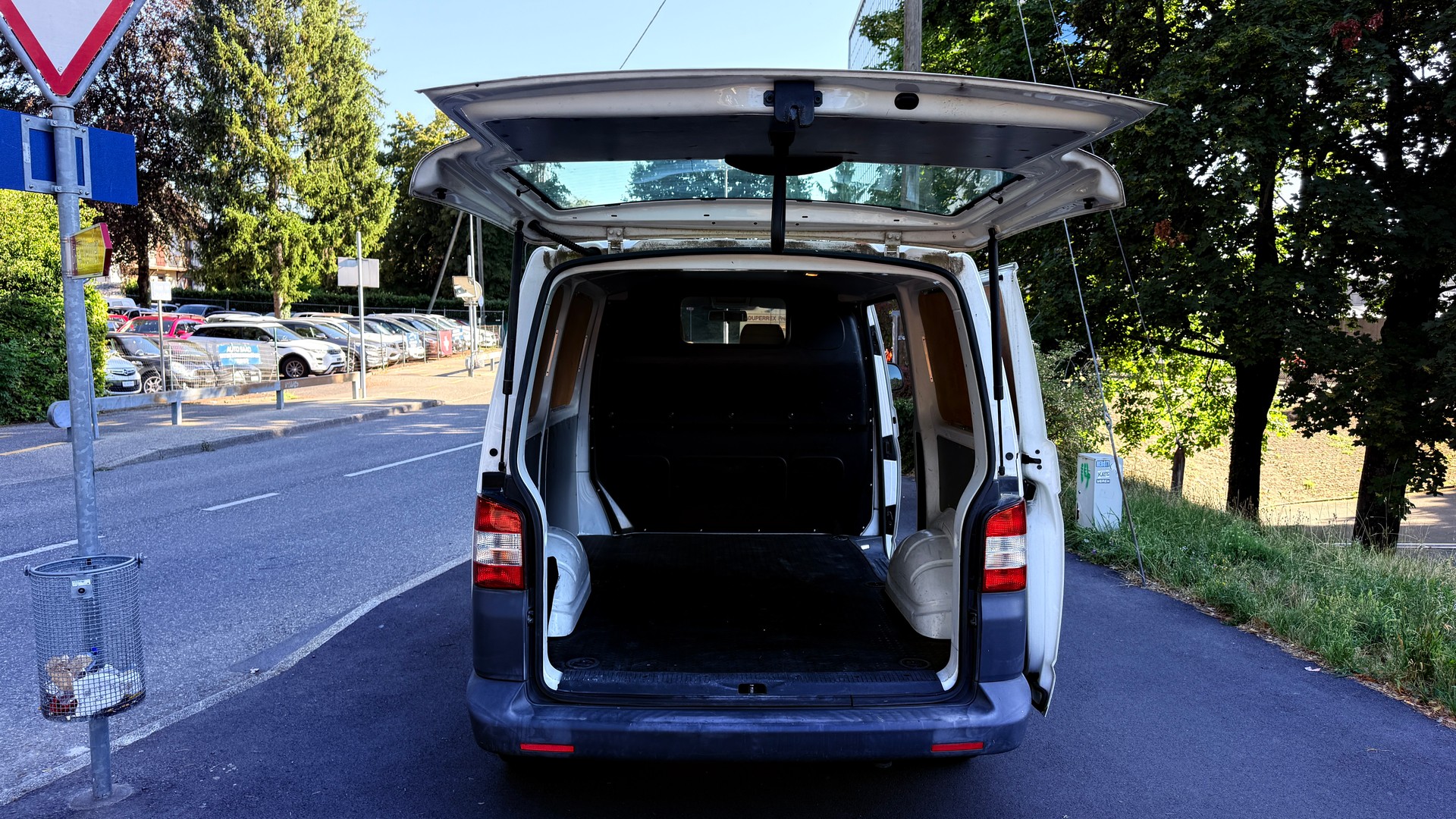 VW T5 2.0 TDI Entry-image-6