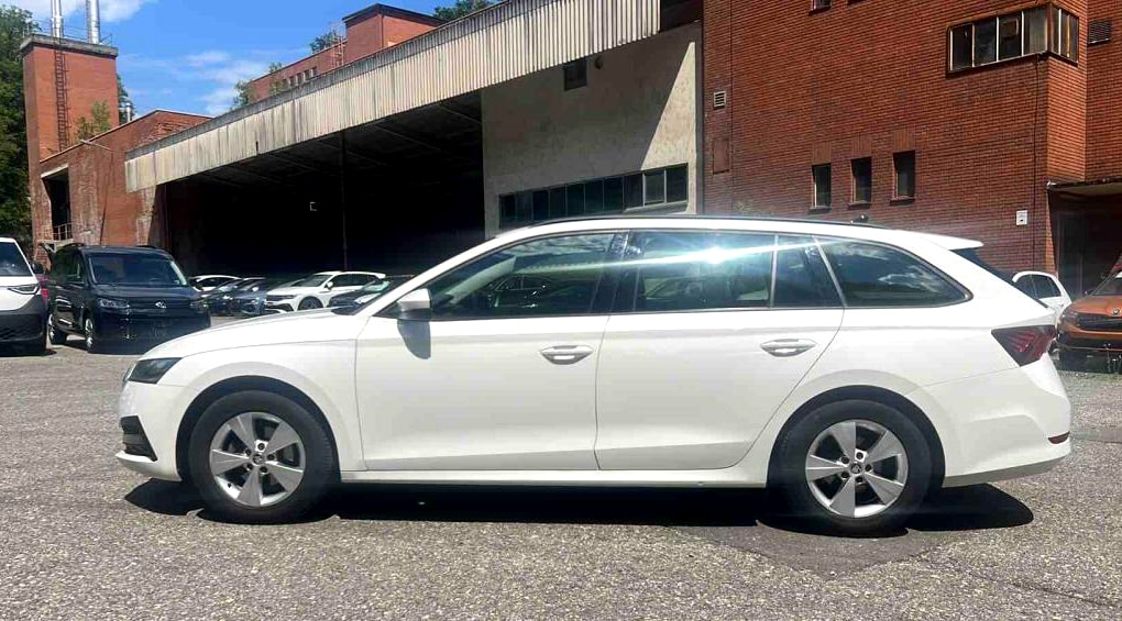 SKODA Octavia Combi 2.0 TDI DSG Ambition-image-3