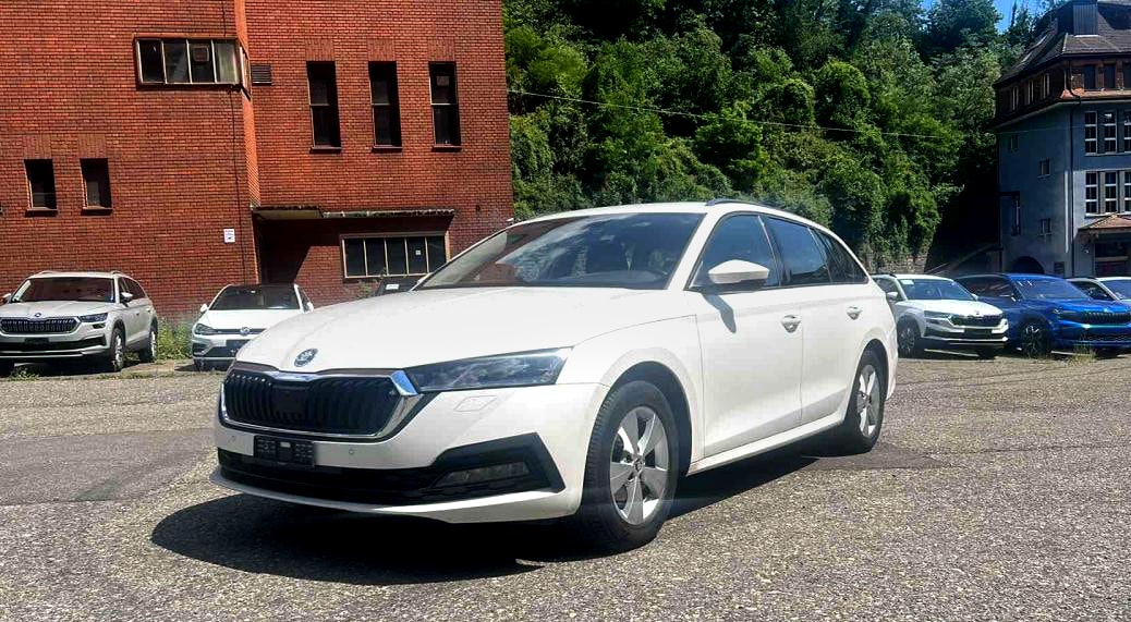 SKODA Octavia Combi 2.0 TDI DSG Ambition-image-0