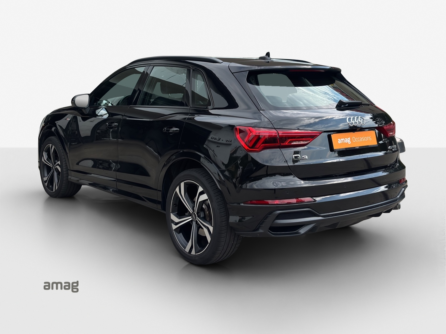 AUDI Q3 40 TFSI S line quattro S-tronic-showroom-element-2