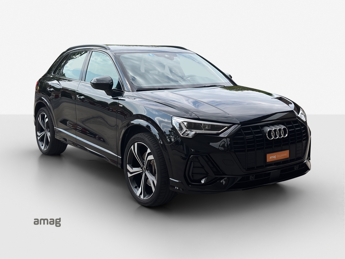 AUDI Q3 40 TFSI S line quattro S-tronic-image-5