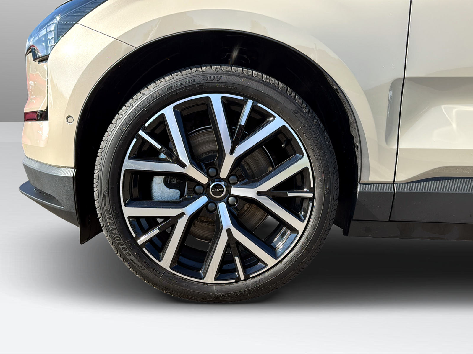 VOLVO EX 30 E60 Twin Ultra Performance AWD-image-8