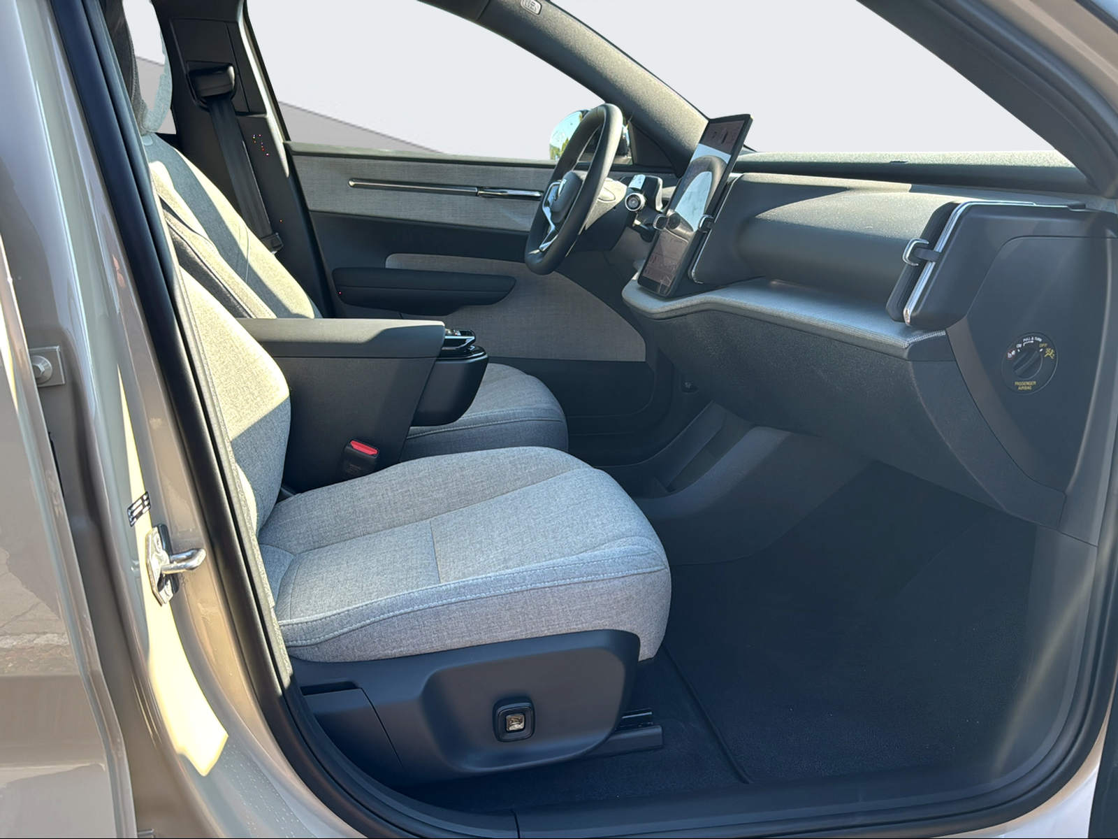 VOLVO EX 30 E60 Twin Ultra Performance AWD-image-14