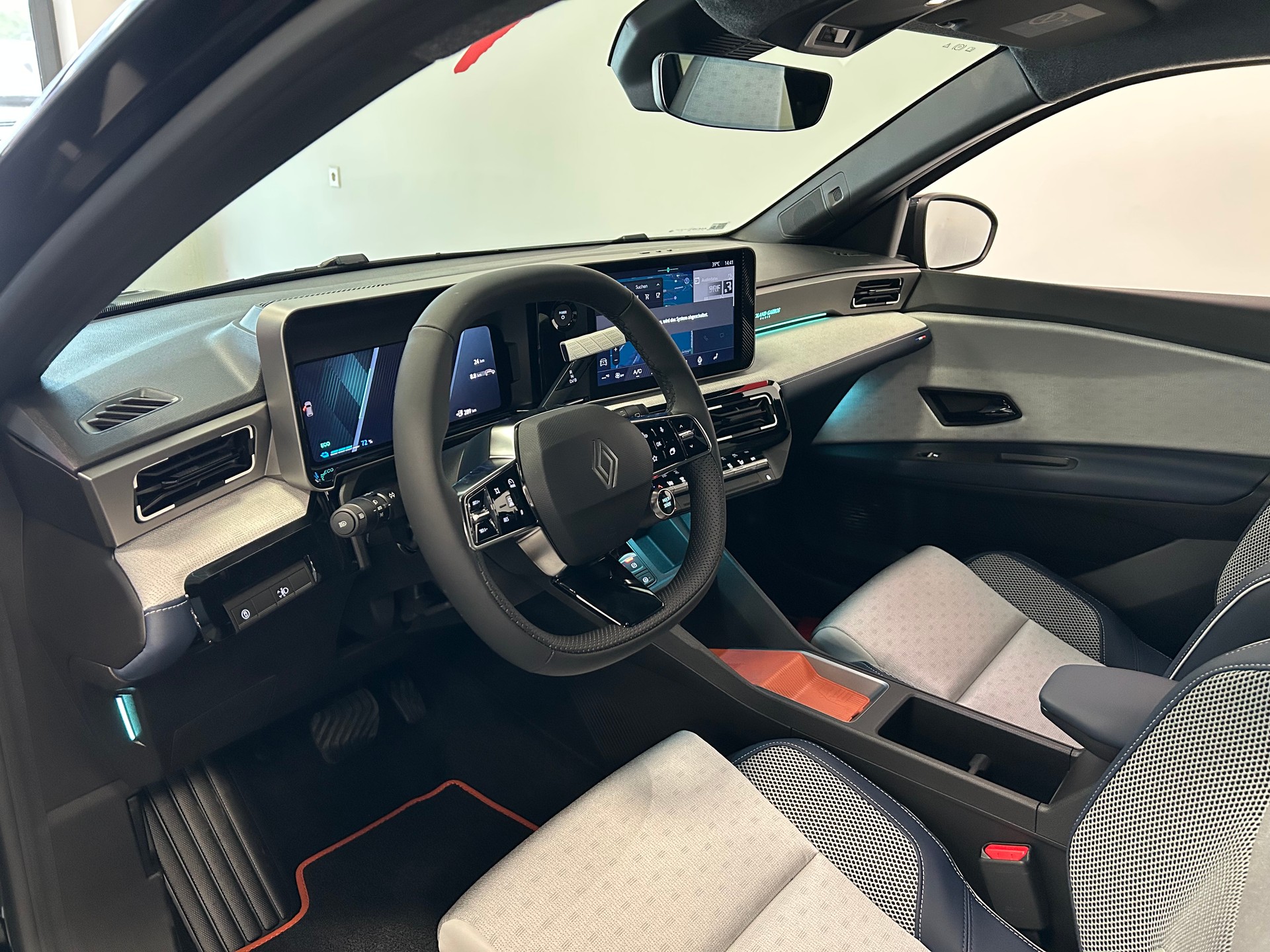 RENAULT R5 E-Tech Comfort Range 52 kWh Roland Garros-image-12