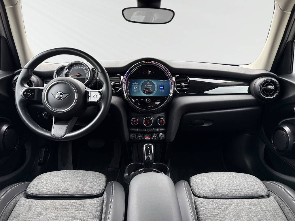 MINI Cooper Steptronic DKG-image-6