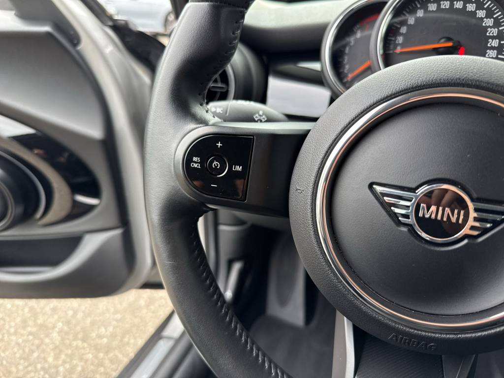 MINI Cooper Steptronic DKG-image-15