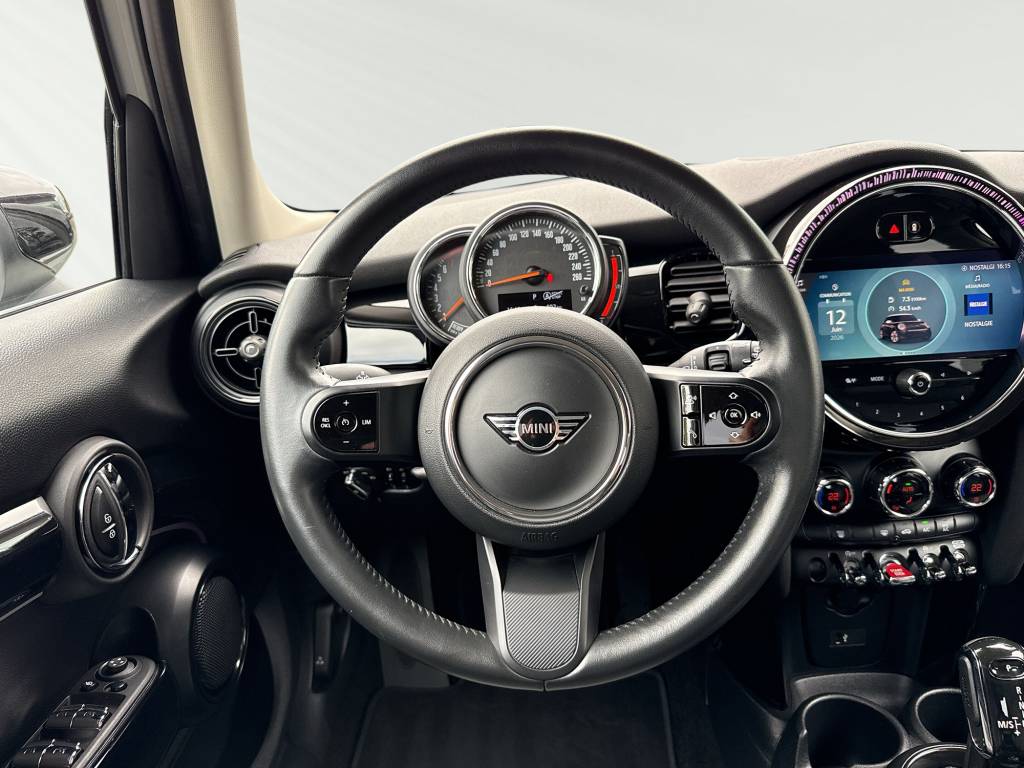 MINI Cooper Steptronic DKG-image-5