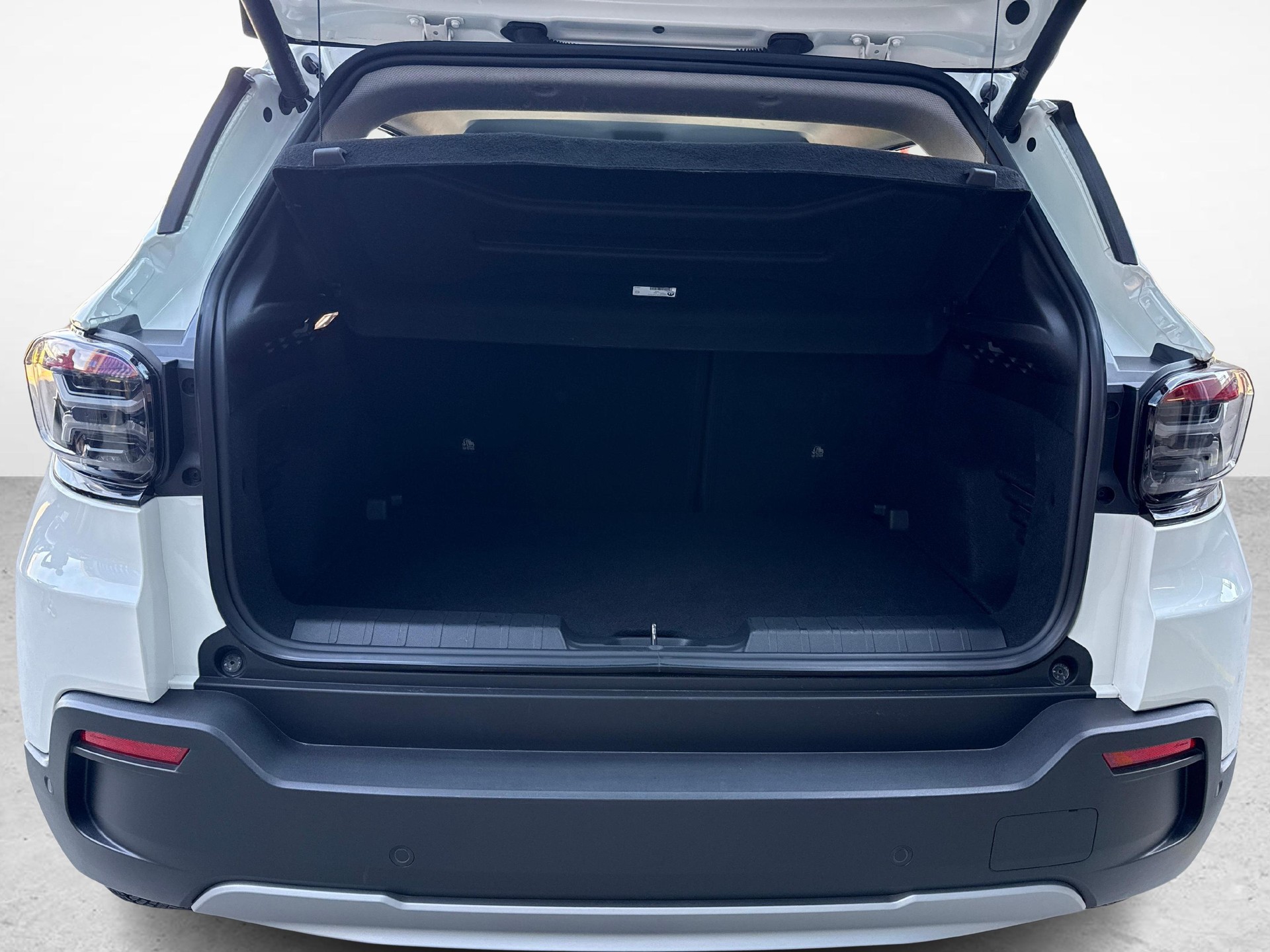 JEEP Avenger Altitude-image-11