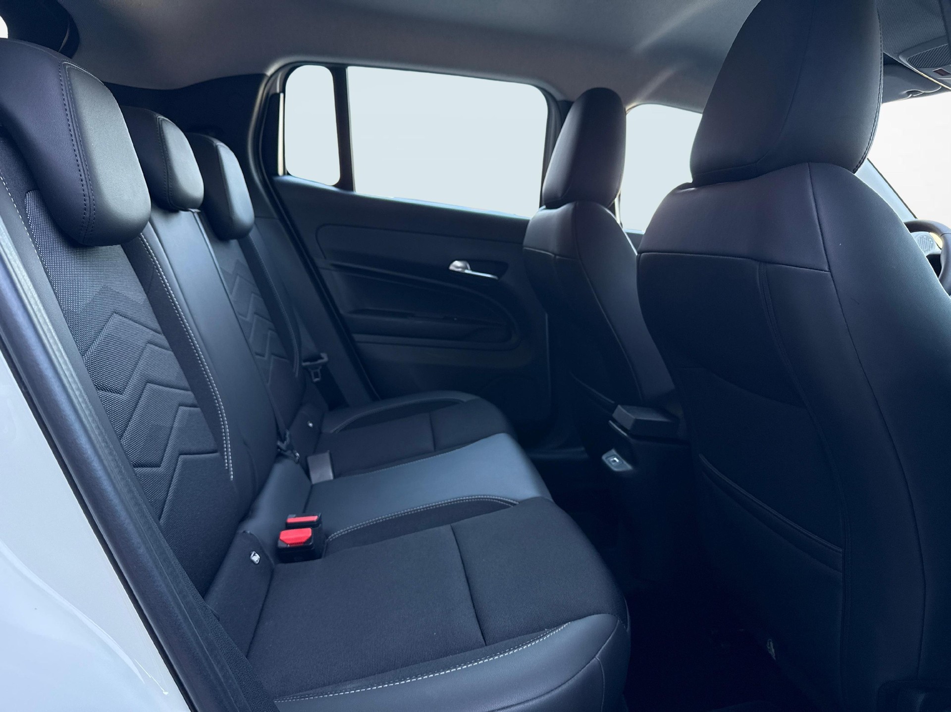 JEEP Avenger Altitude-image-10