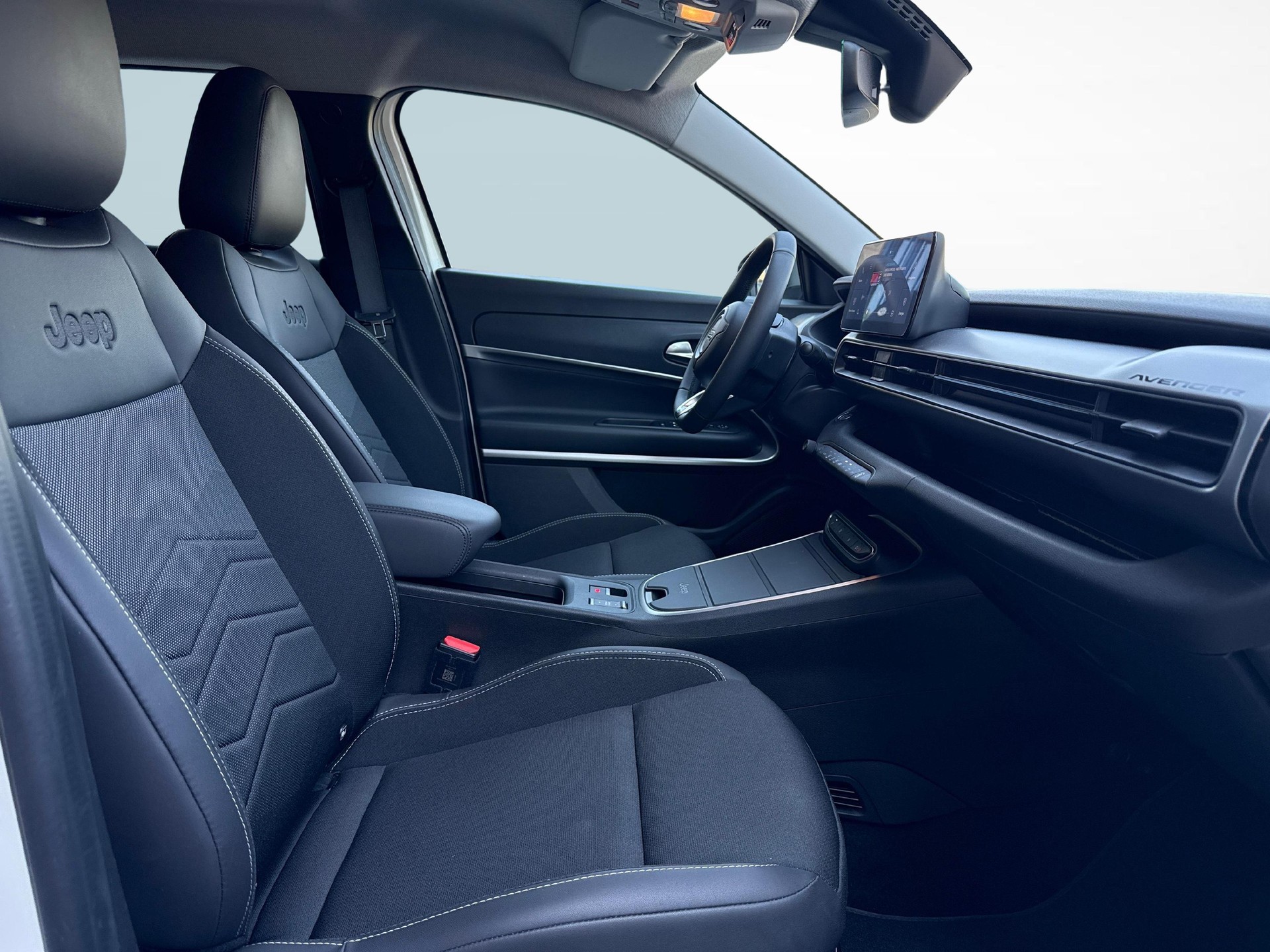 JEEP Avenger Altitude-image-9